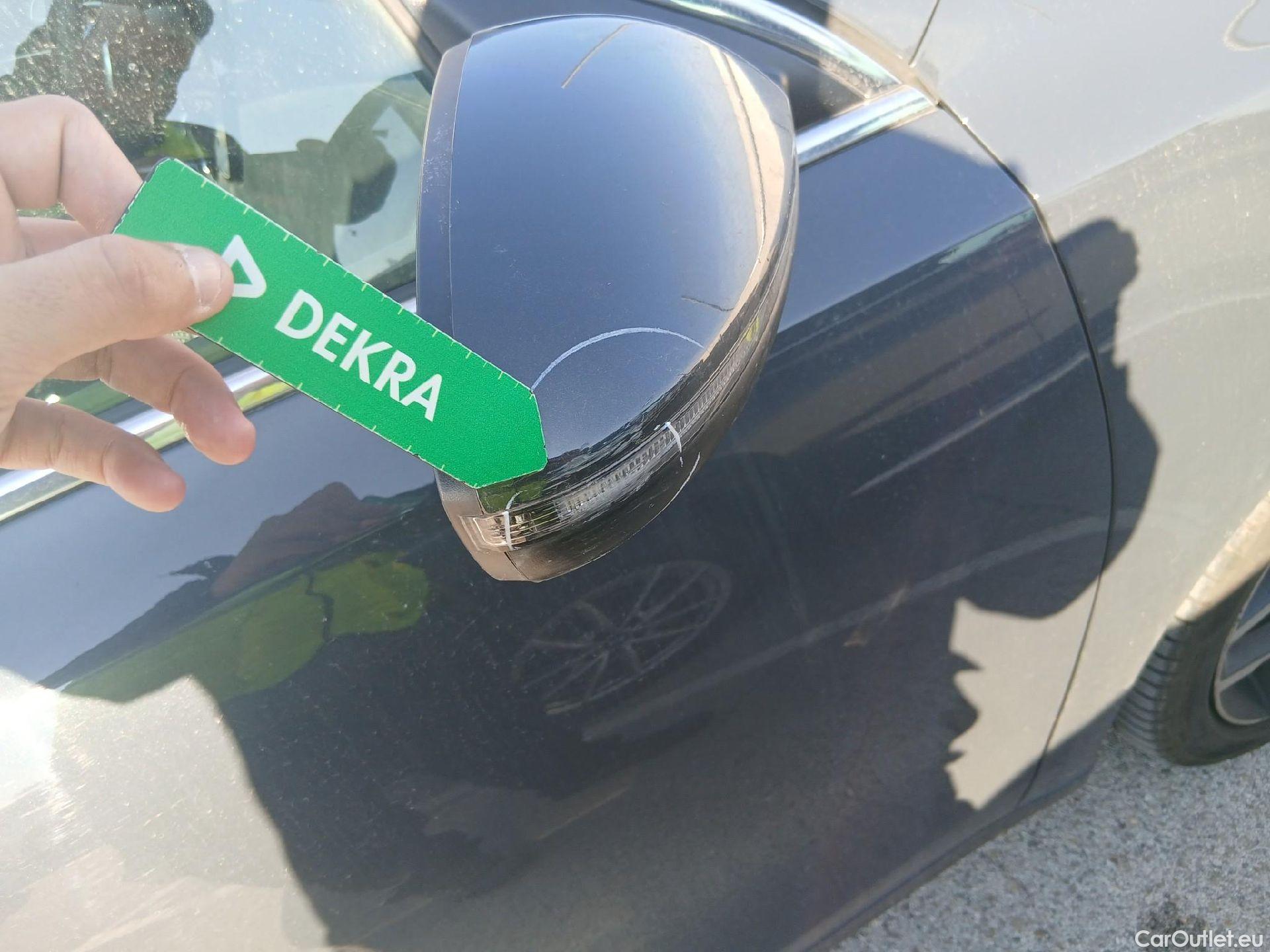  KIA  Cee'd KIA Ceed / 2021 / 5P / berlina con portón 1.5 MHEV 118kW (160CV) Tech DCT #21