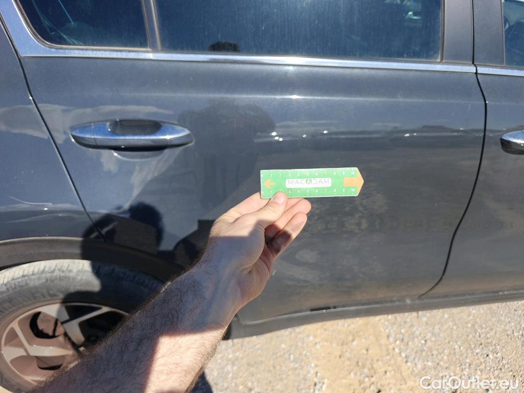  KIA  Sportage KIA  1.6MHEV Drive 100kW(136CV) 4x2(Crist Tintados)(CX) #30