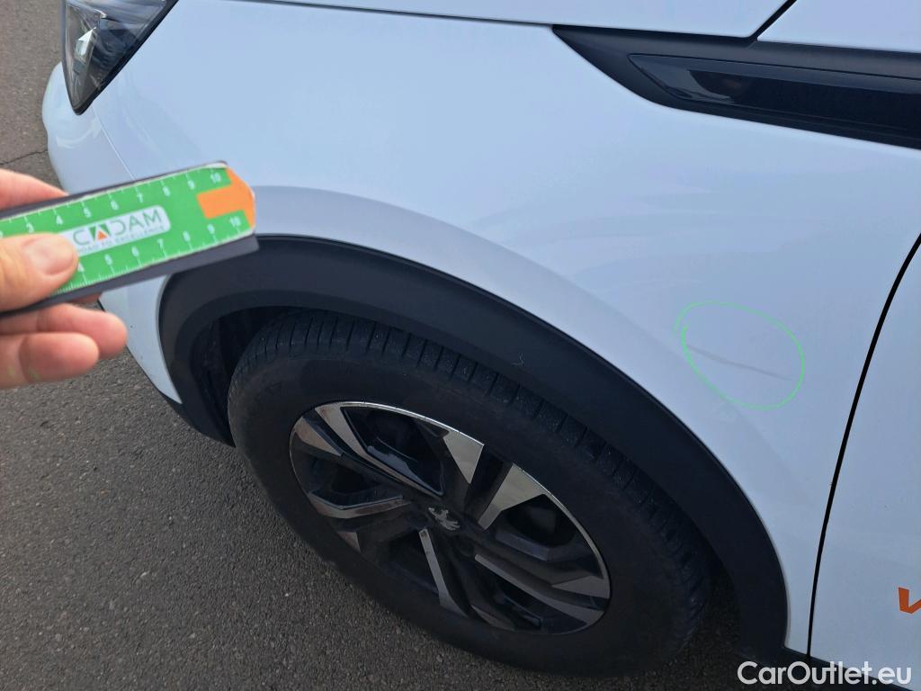  Peugeot  2008 PEUGEOT  / 2019 / 5P / todoterreno Allure Pack BlueHDI 81kW (110CV) #41