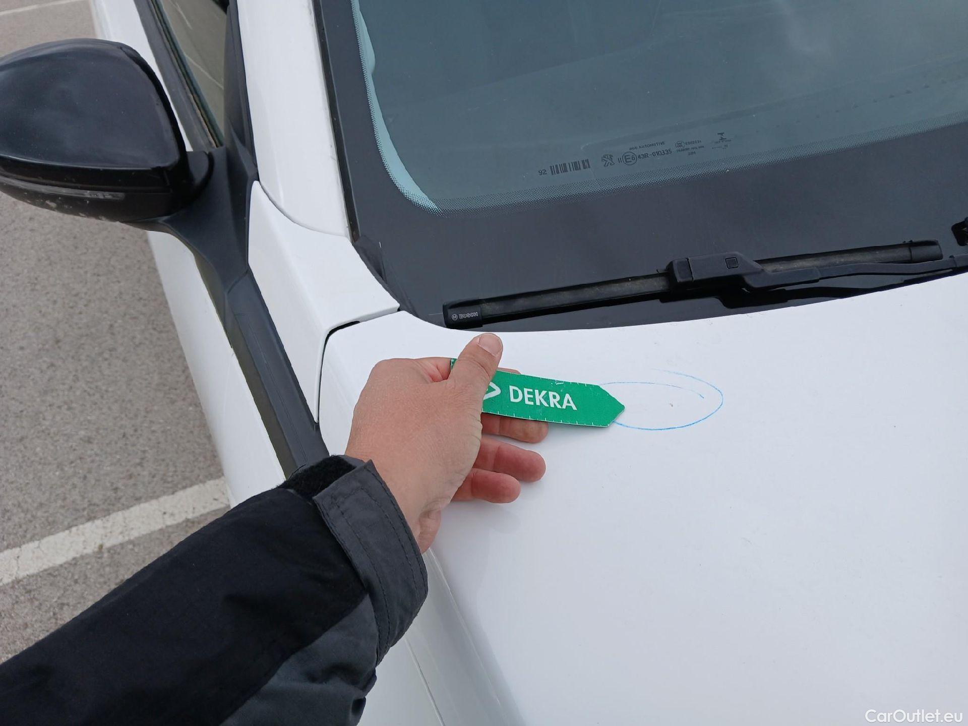  Peugeot  2008 PEUGEOT  / 2019 / 5P / todoterreno Allure BlueHDI 81kW (110CV) #12