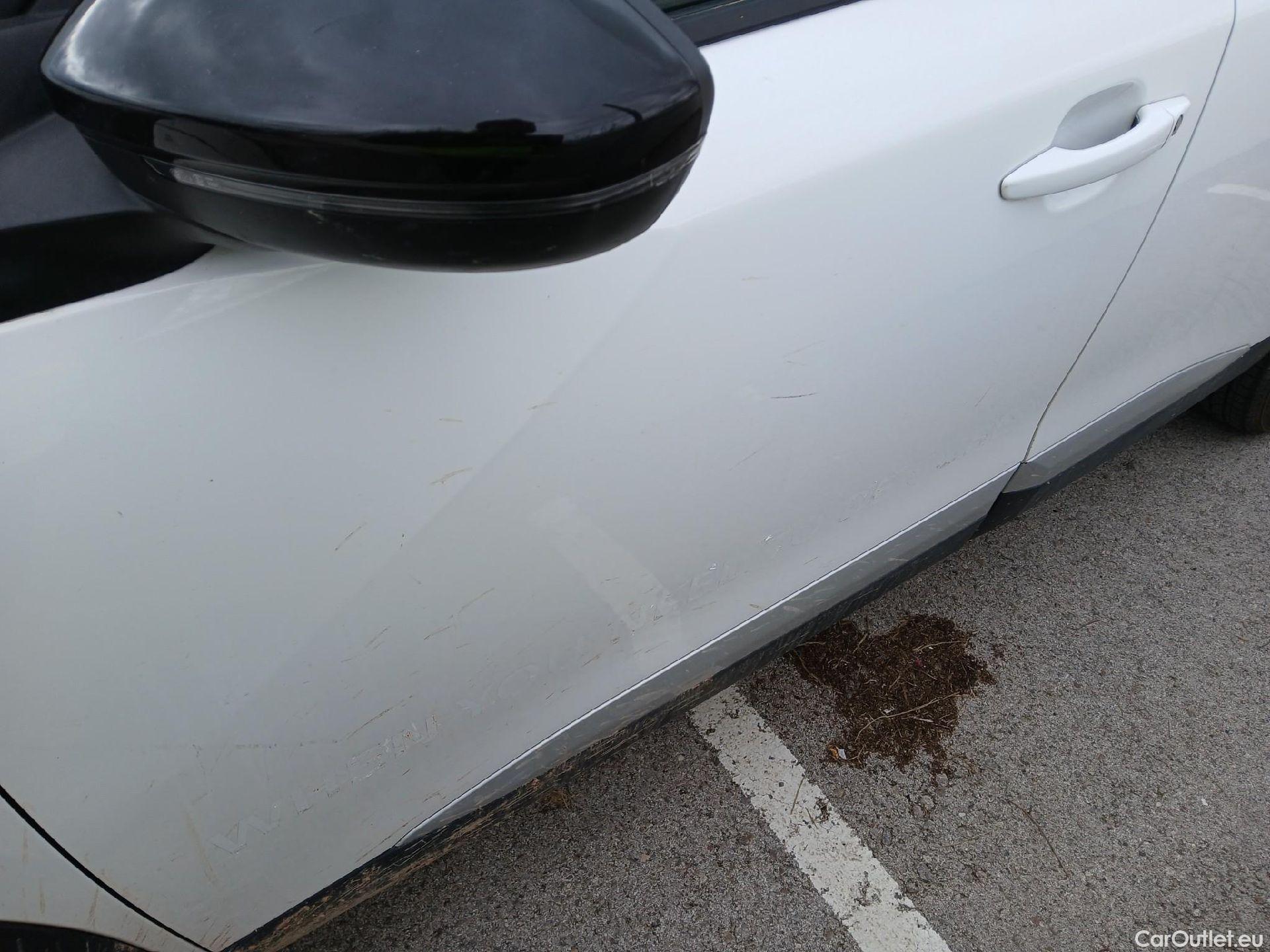  Peugeot  2008 PEUGEOT  / 2019 / 5P / todoterreno Allure BlueHDI 81kW (110CV) #13