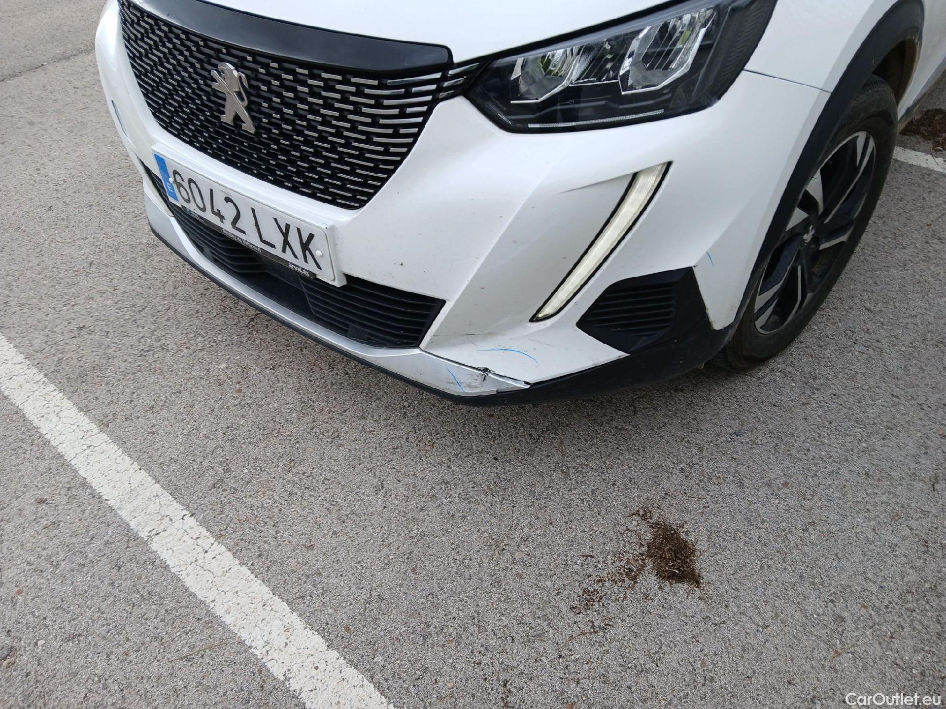  Peugeot  2008 PEUGEOT  / 2019 / 5P / todoterreno Allure BlueHDI 81kW (110CV) #10