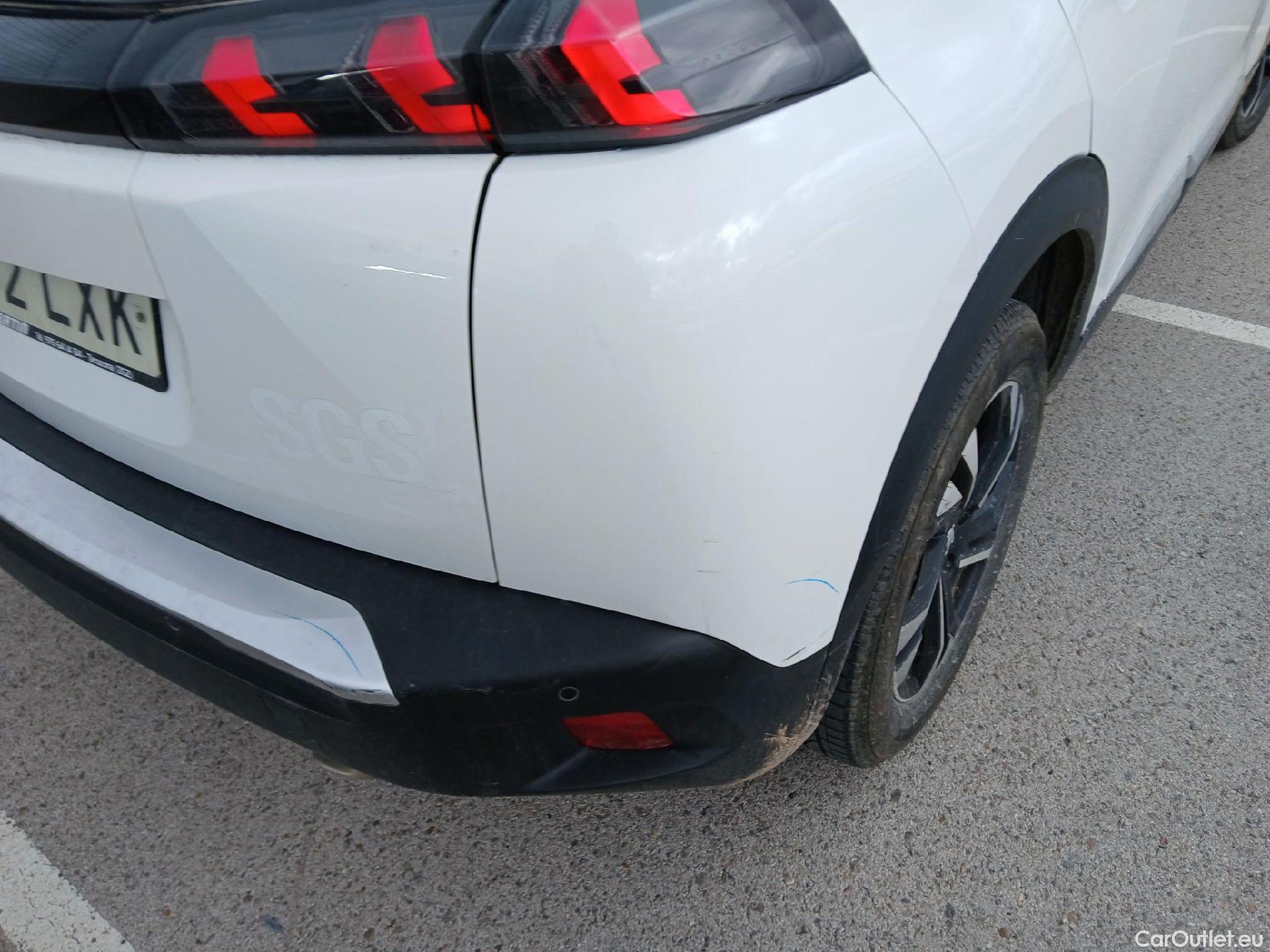  Peugeot  2008 PEUGEOT  / 2019 / 5P / todoterreno Allure BlueHDI 81kW (110CV) #26