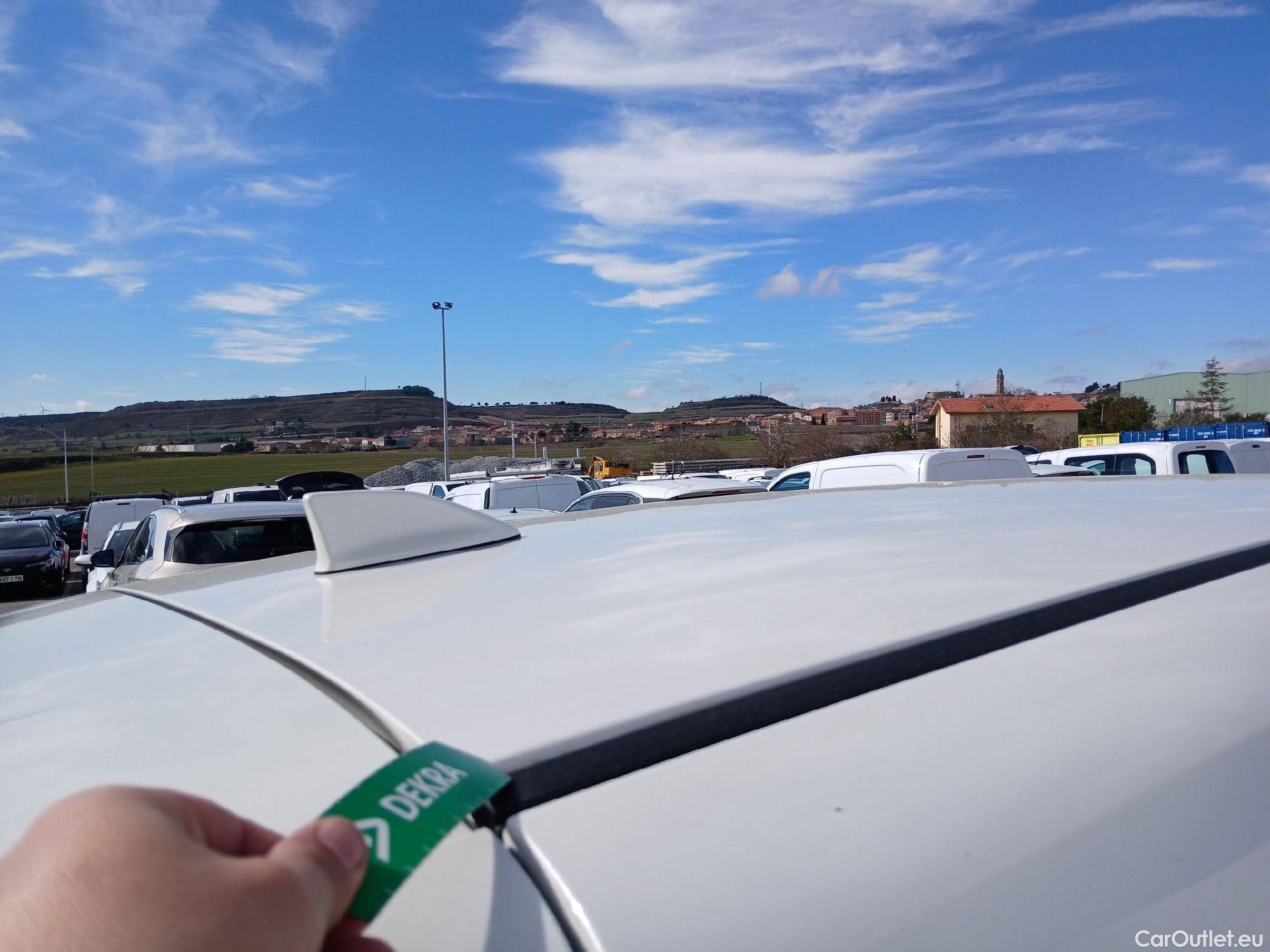  Nissan  Qashqai NISSAN  / 2021 / 5P / todoterreno DIG-T 116kW (158CV) mHEV Xtronic Acenta (AC2) #26