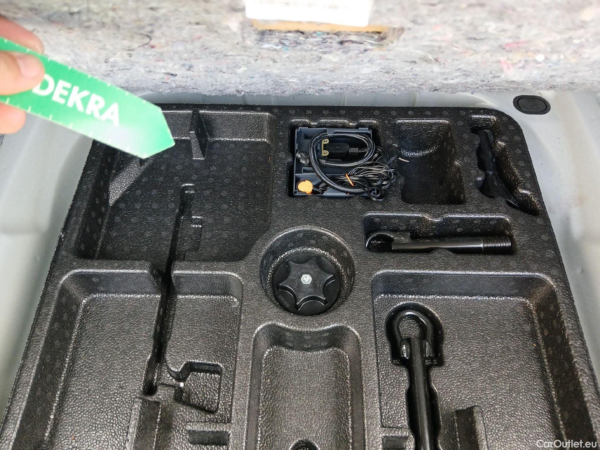  Nissan  Qashqai NISSAN  / 2021 / 5P / todoterreno DIG-T 116kW (158CV) mHEV Xtronic Acenta (AC2) #34