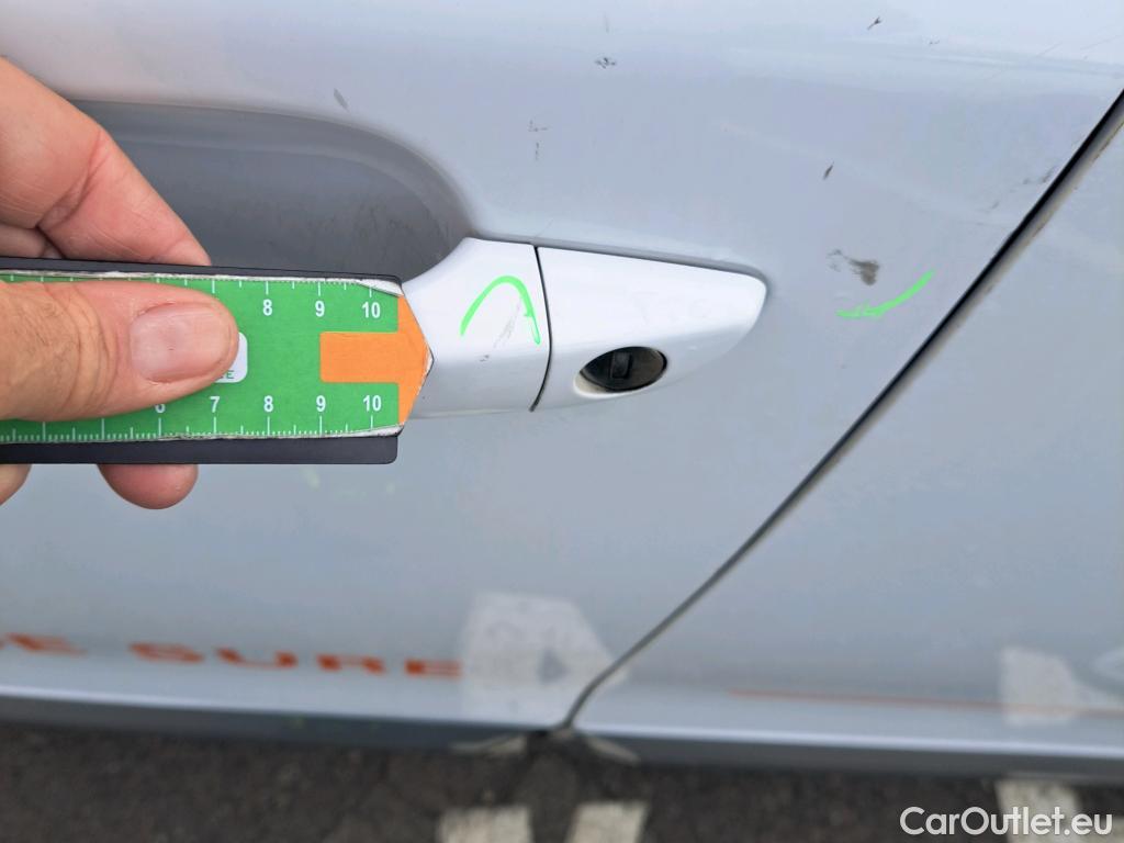  Peugeot  2008 PEUGEOT  / 2019 / 5P / todoterreno Allure Pack BlueHDI 81kW (110CV) #52