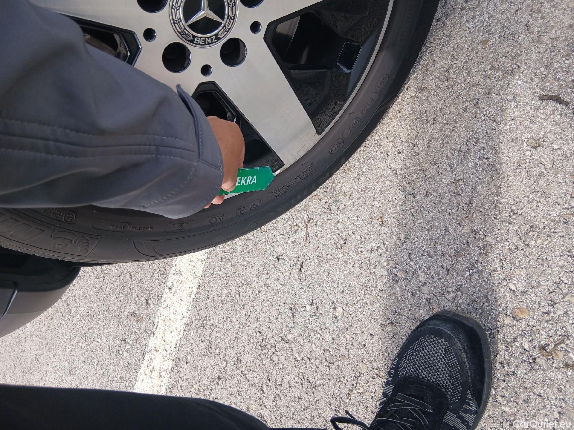  Mercedes  GLB MERCEDES-BENZ  / 2019 / 5P / todoterreno 2.0  200 D DCT 110KW (150CV) #23