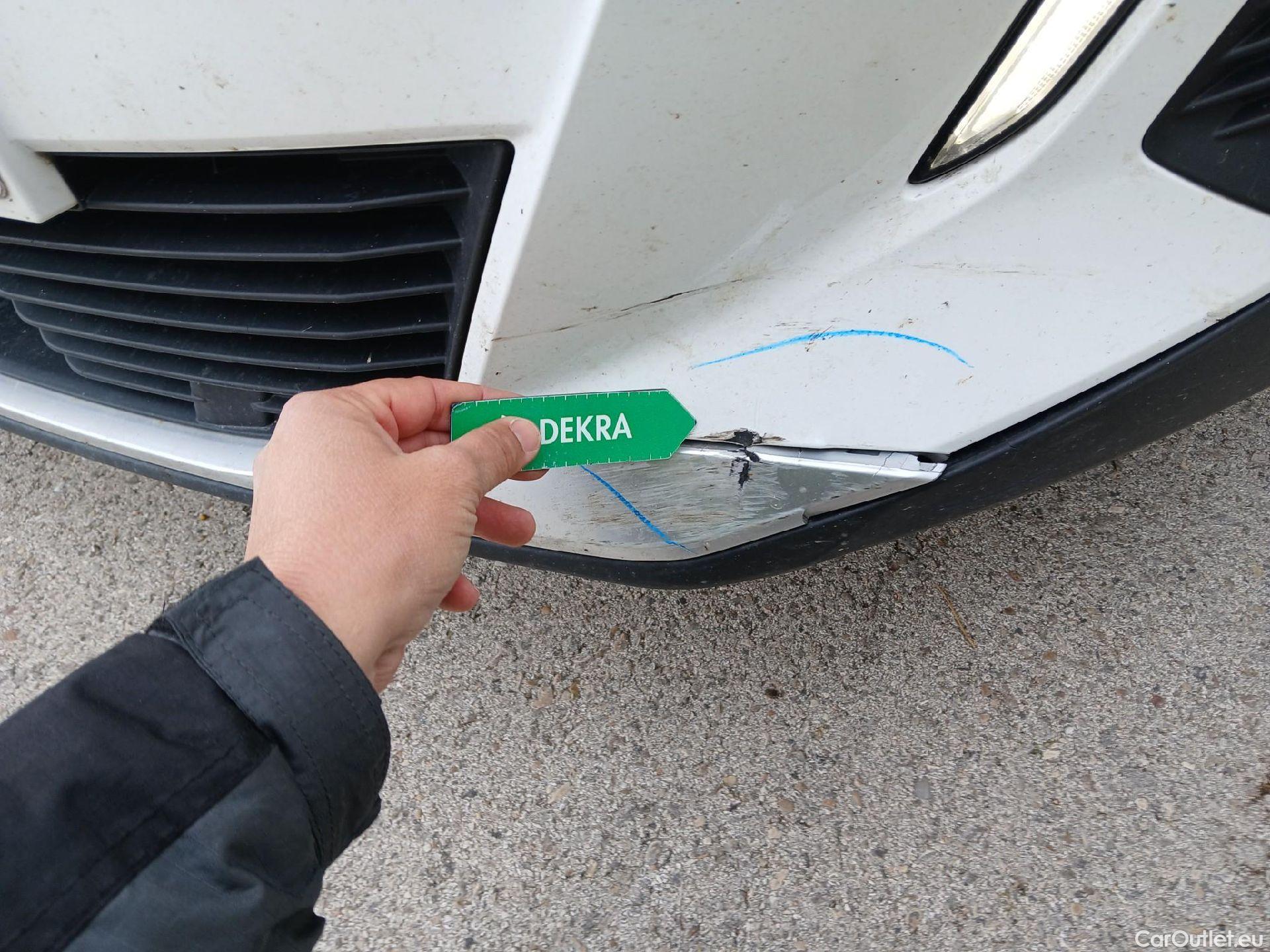  Peugeot  2008 PEUGEOT  / 2019 / 5P / todoterreno Allure BlueHDI 81kW (110CV) #5