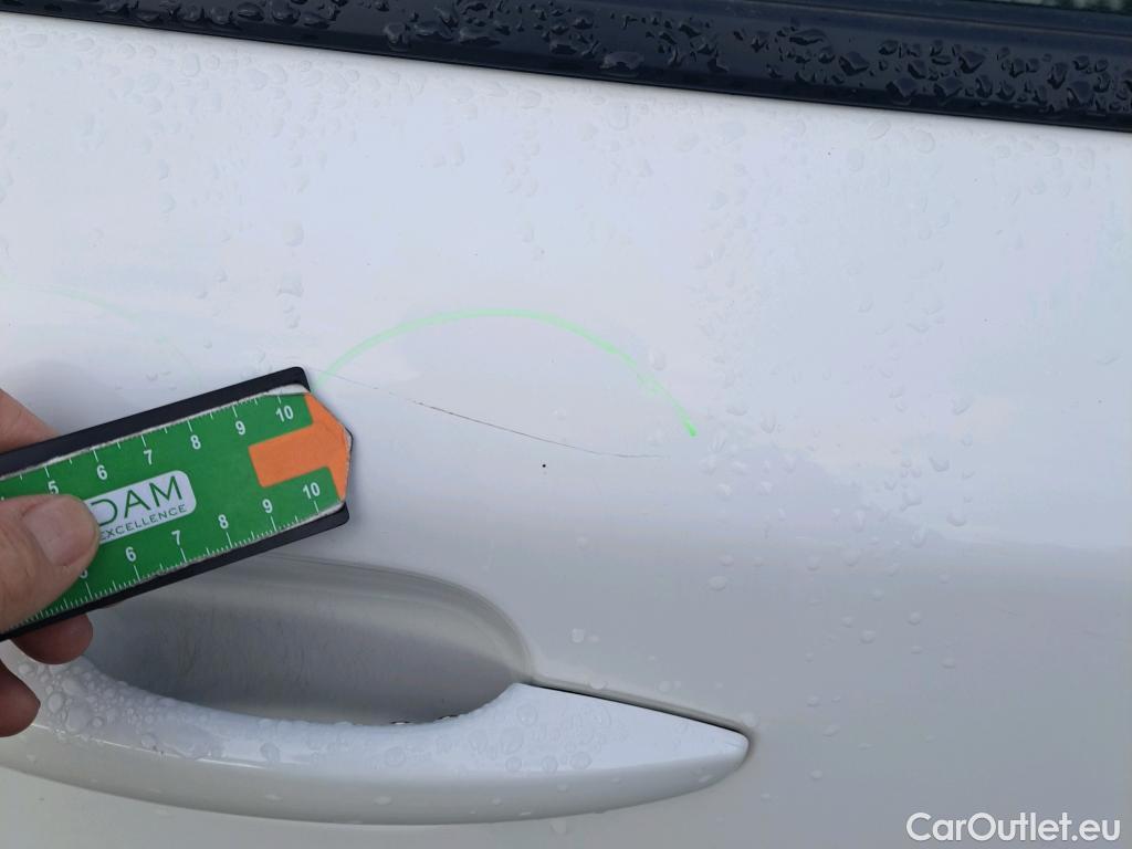  Peugeot  2008 PEUGEOT  / 2019 / 5P / todoterreno Allure Pack BlueHDI 81kW (110CV) #30