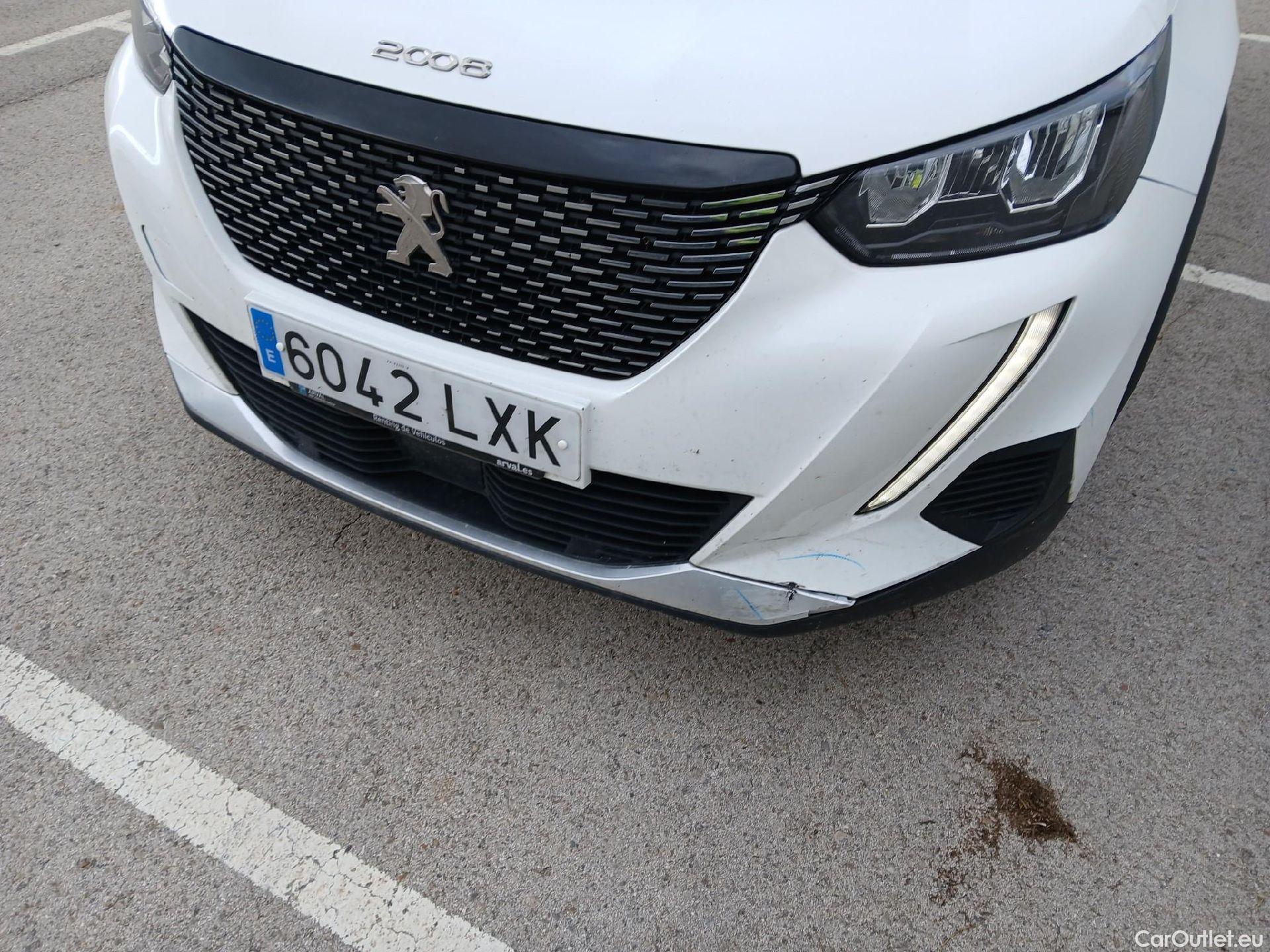  Peugeot  2008 PEUGEOT  / 2019 / 5P / todoterreno Allure BlueHDI 81kW (110CV) #6