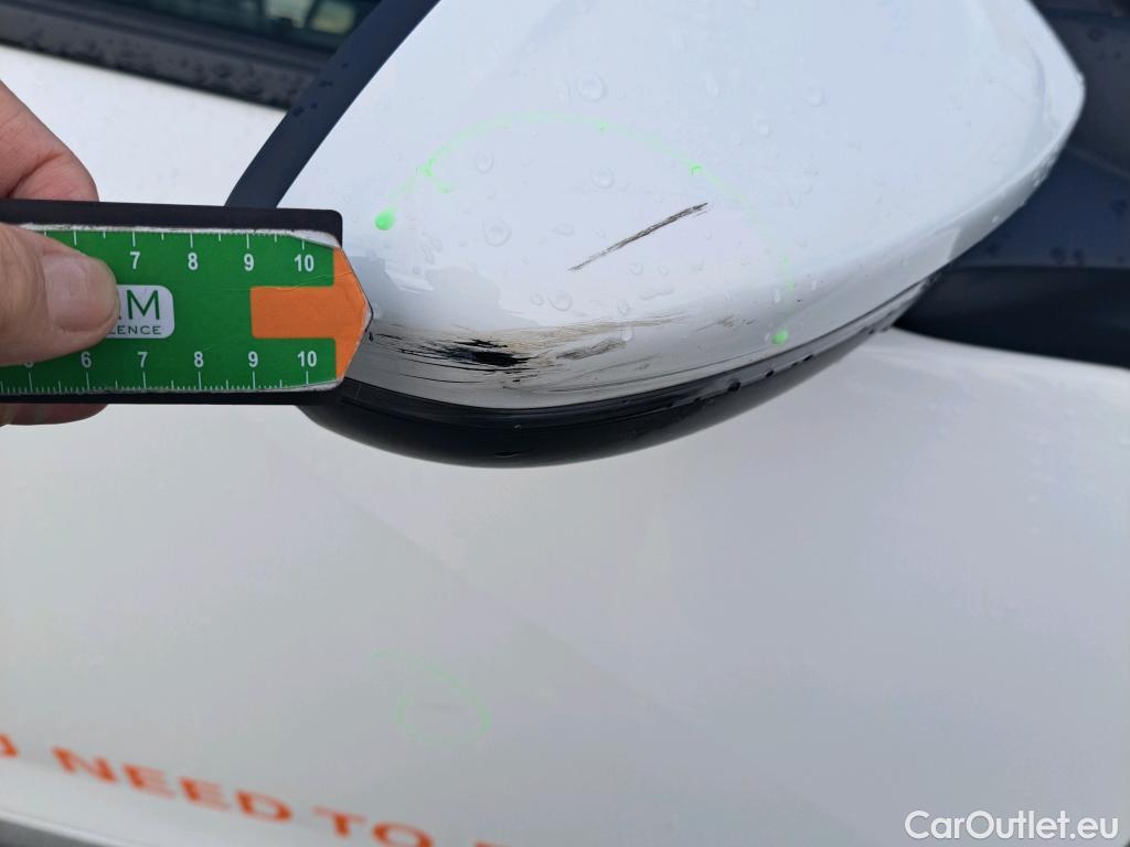  Peugeot  2008 PEUGEOT  / 2019 / 5P / todoterreno Allure Pack BlueHDI 81kW (110CV) #40