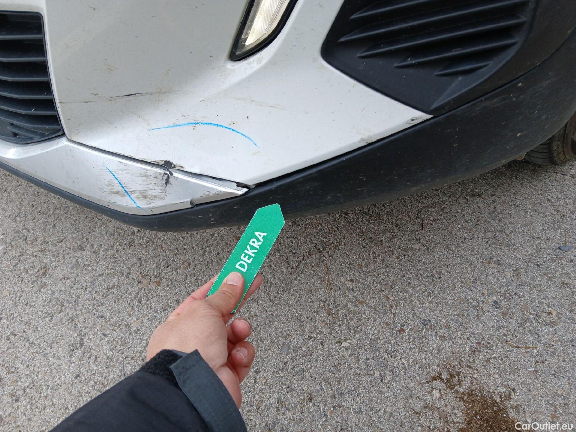  Peugeot  2008 PEUGEOT  / 2019 / 5P / todoterreno Allure BlueHDI 81kW (110CV) #9