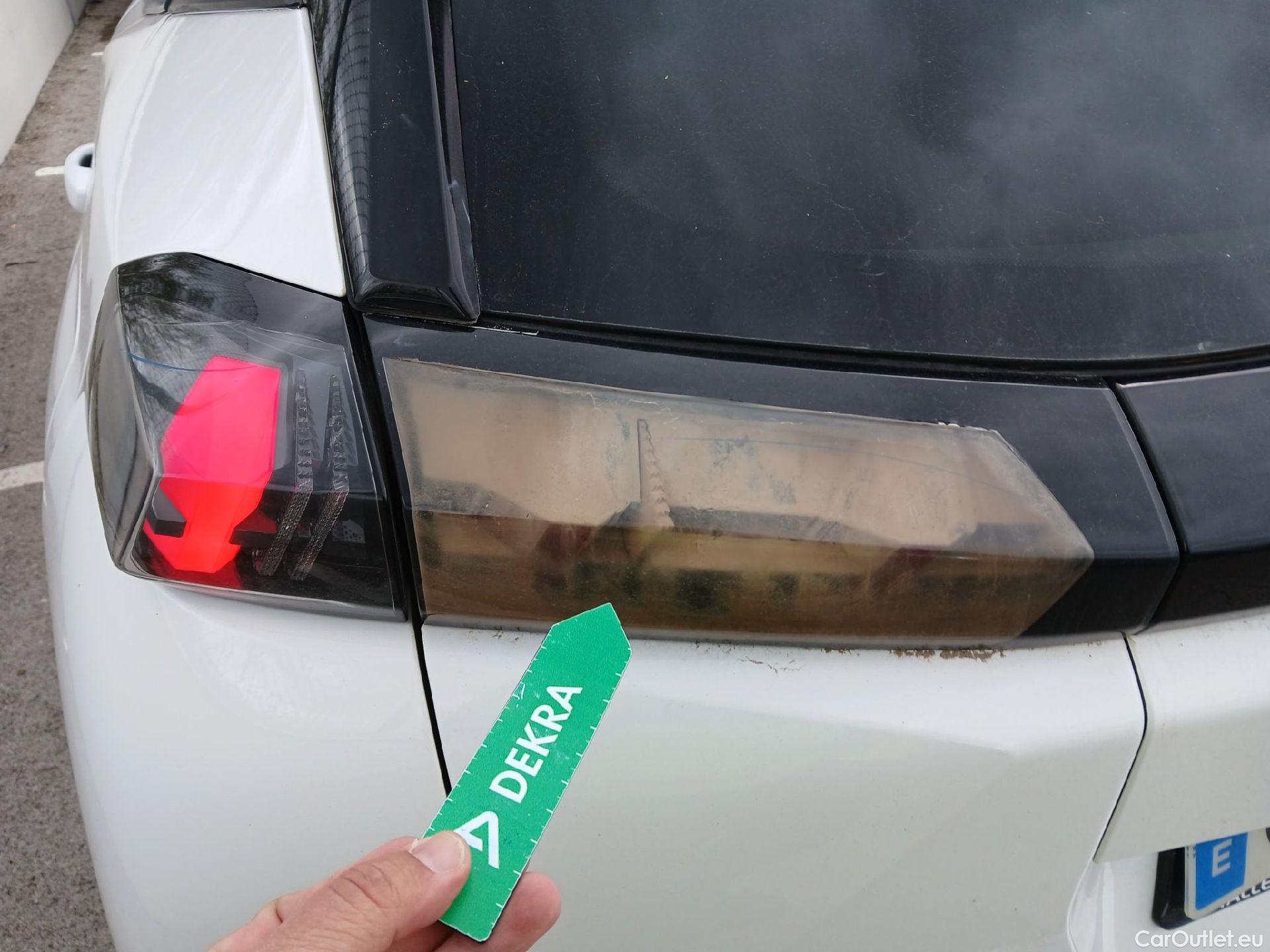  Peugeot  2008 PEUGEOT  / 2019 / 5P / todoterreno Allure BlueHDI 81kW (110CV) #20