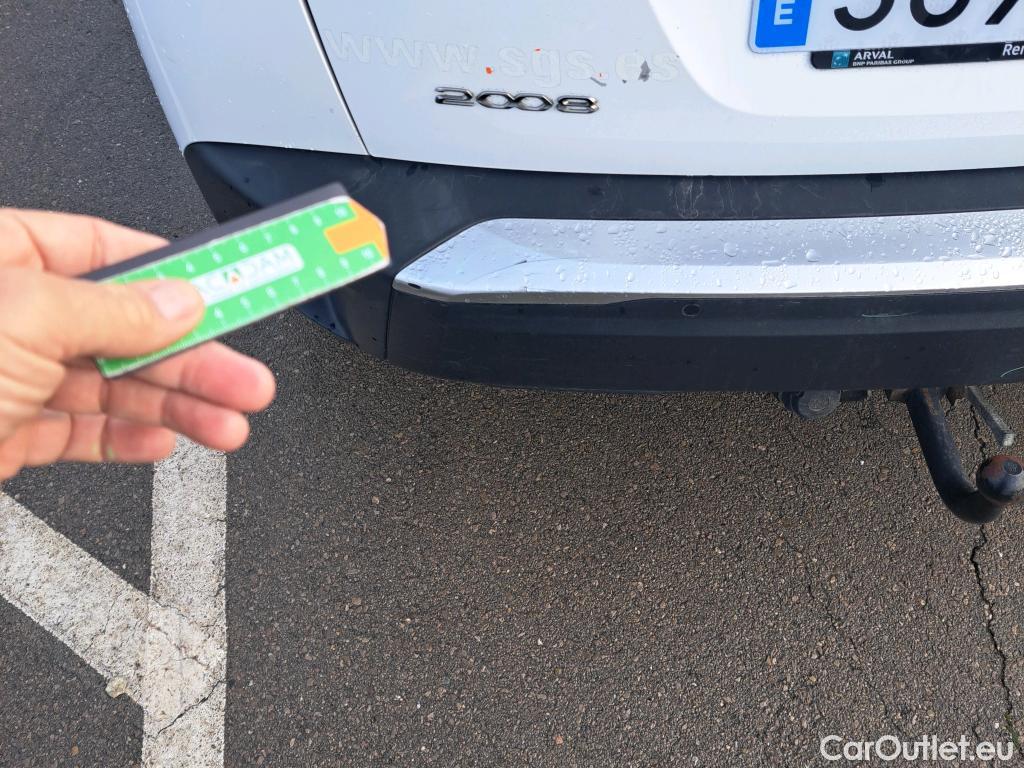  Peugeot  2008 PEUGEOT  / 2019 / 5P / todoterreno Allure Pack BlueHDI 81kW (110CV) #34