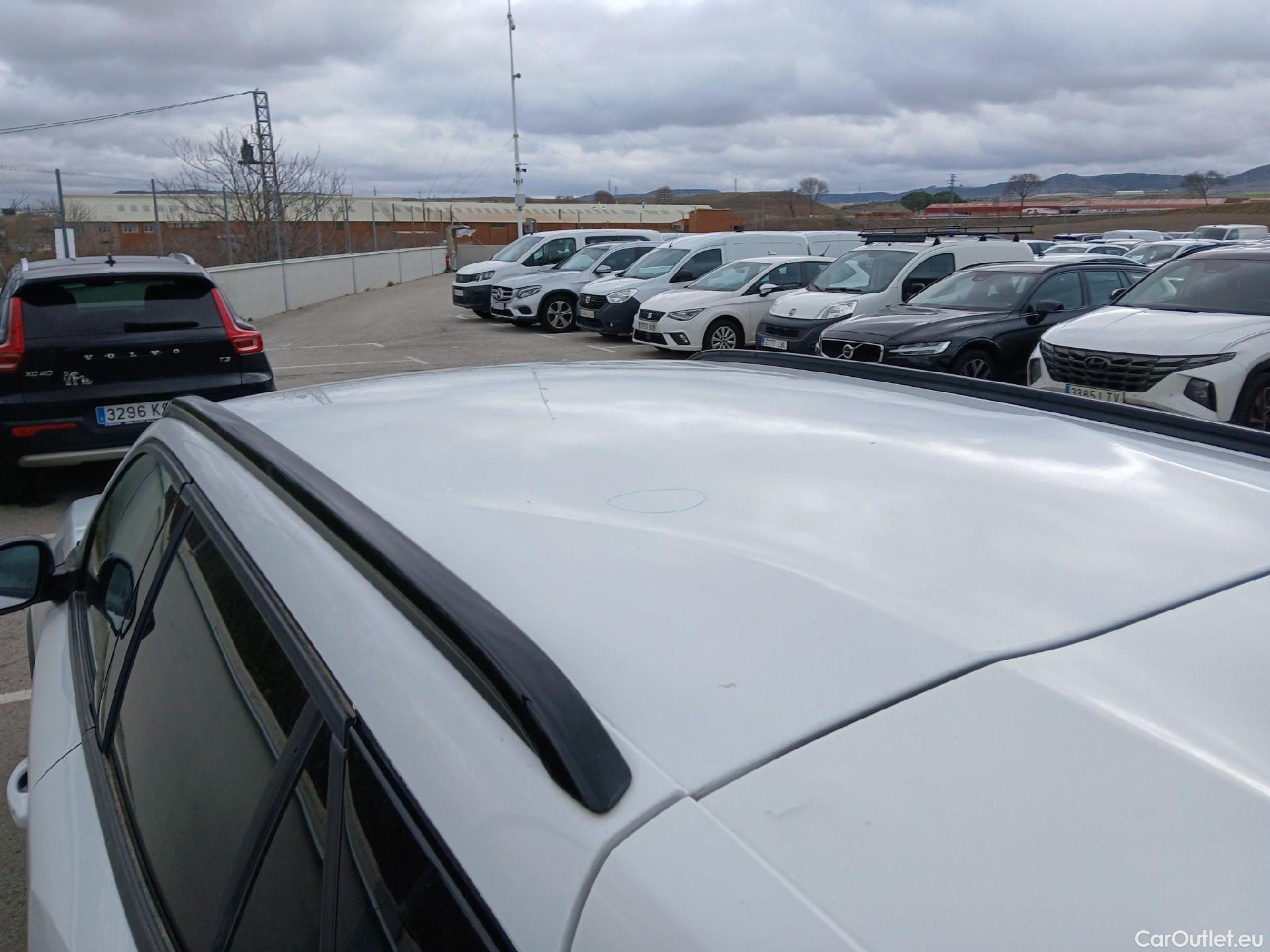  Peugeot  2008 PEUGEOT  / 2019 / 5P / todoterreno Allure BlueHDI 81kW (110CV) #15