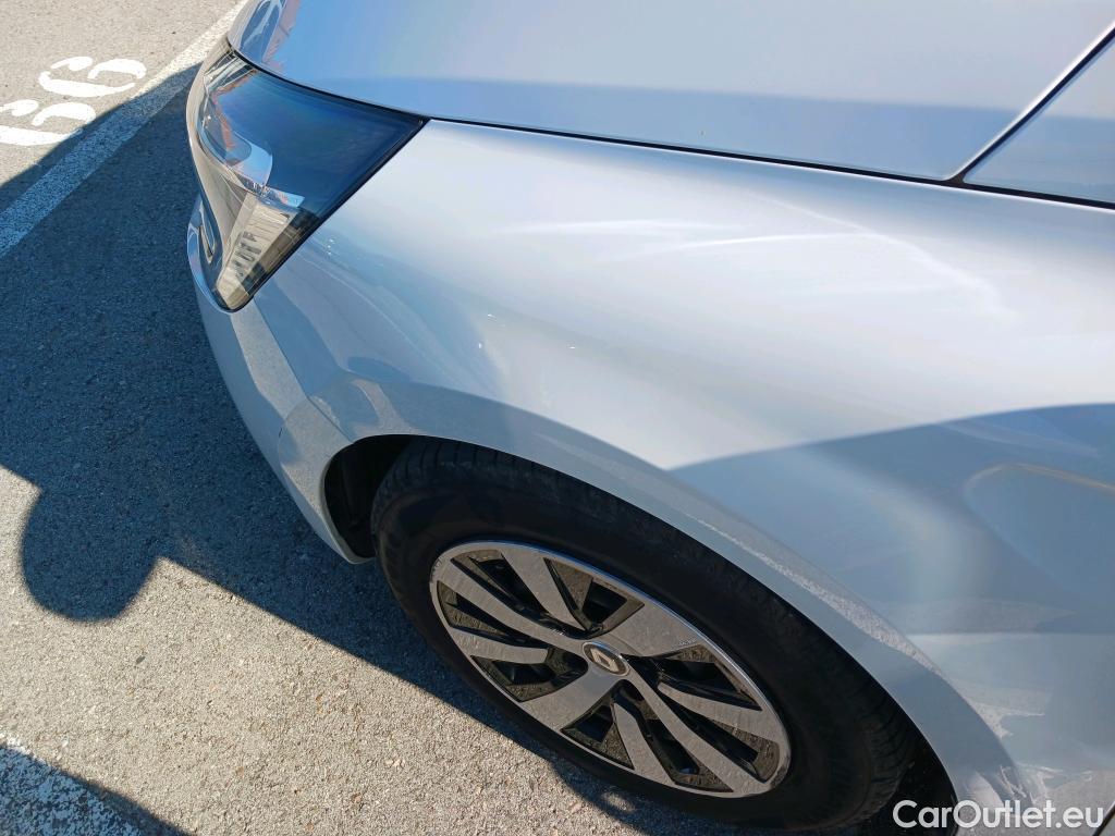  Renault  Clio RENAULT  / 2019 / 5P / berlina con portón Intens TCe 67 kW (91CV) #7