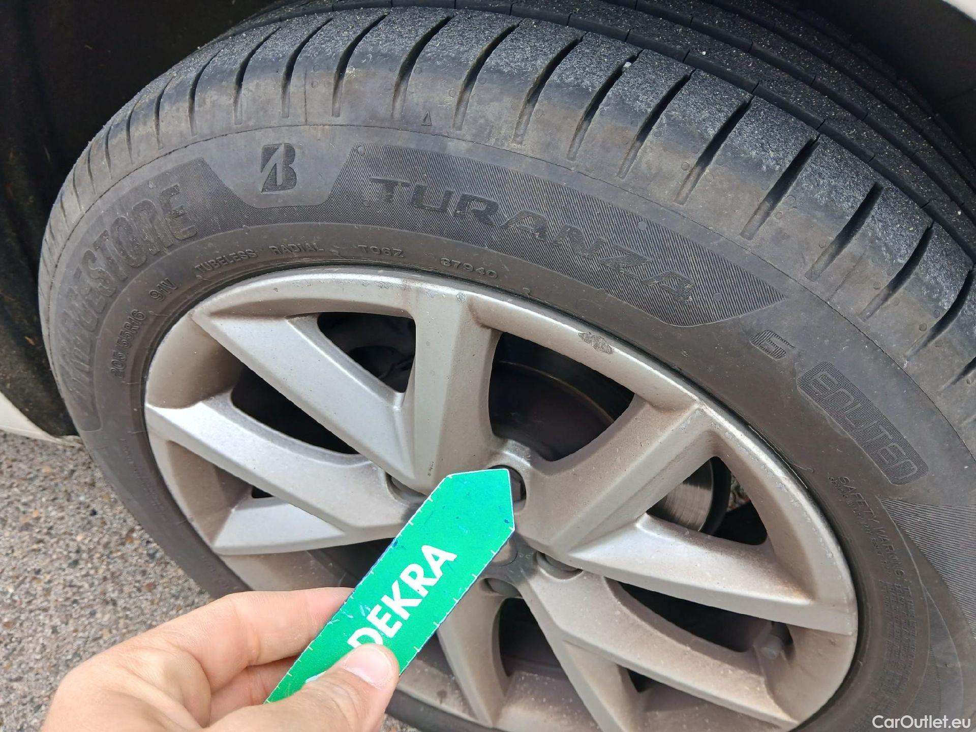  Seat  Leon SEAT Nuevo León / 2020 / 5P / familiar SP 2.0 TDI 85kW Style Go(SP) #17