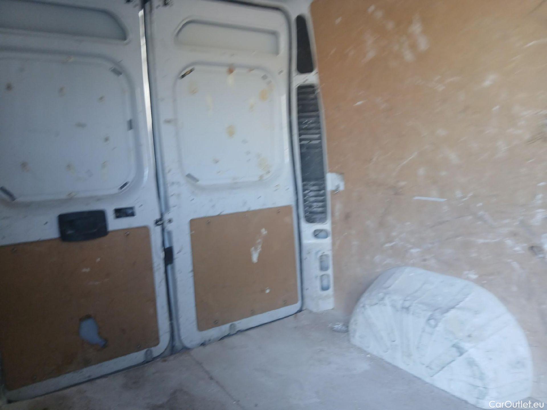  Citroen  Jumper CITROEN  / 2014 / 4P / furgón BlueHDi 88KW (120CV) Furgón 35L2H2 #40