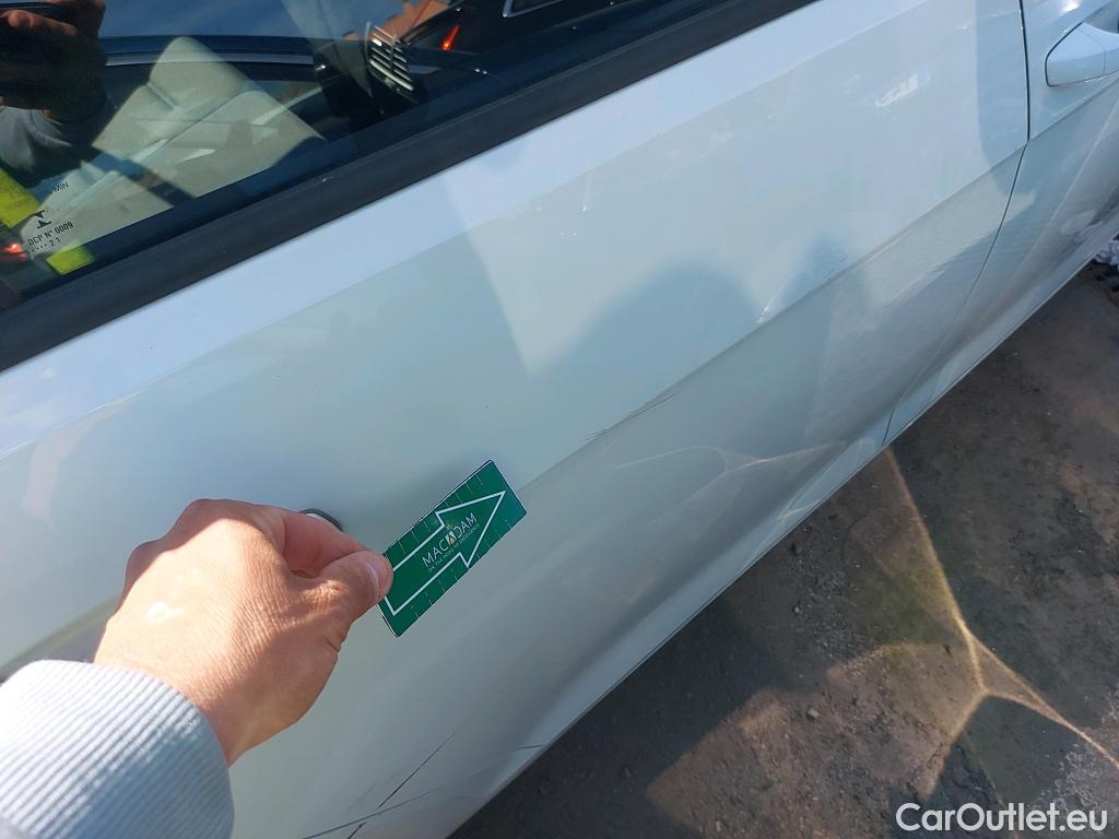  Volkswagen  Golf  VOLKSWAGEN / 2016 / 5P / berlina con portón e-ePower 110 kW (136CV) #13