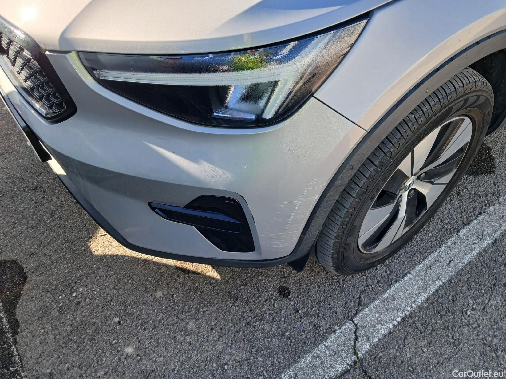  Volvo  XC 40 VOLVO XC40 / 2021 / 5P / todoterreno 1.5 T5 Twin Recharge Plus Dark Auto #2