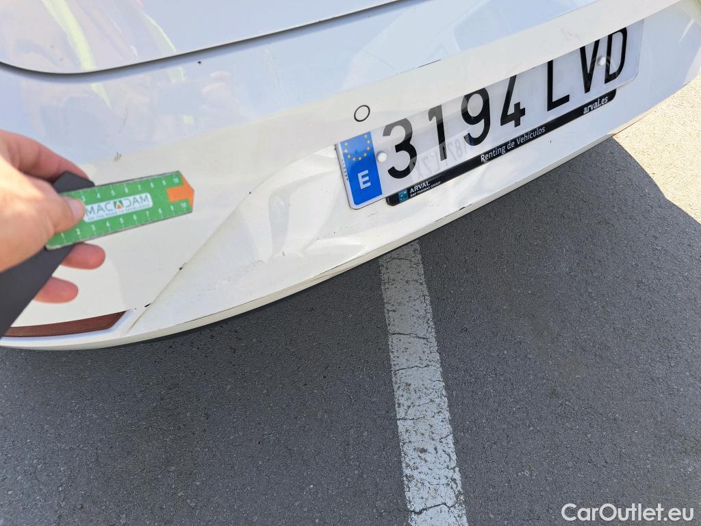  Seat  Leon SEAT Nuevo León / 2020 / 5P / berlina con portón 2.0 TDI 85kW S&S Style Go (AC2) #3