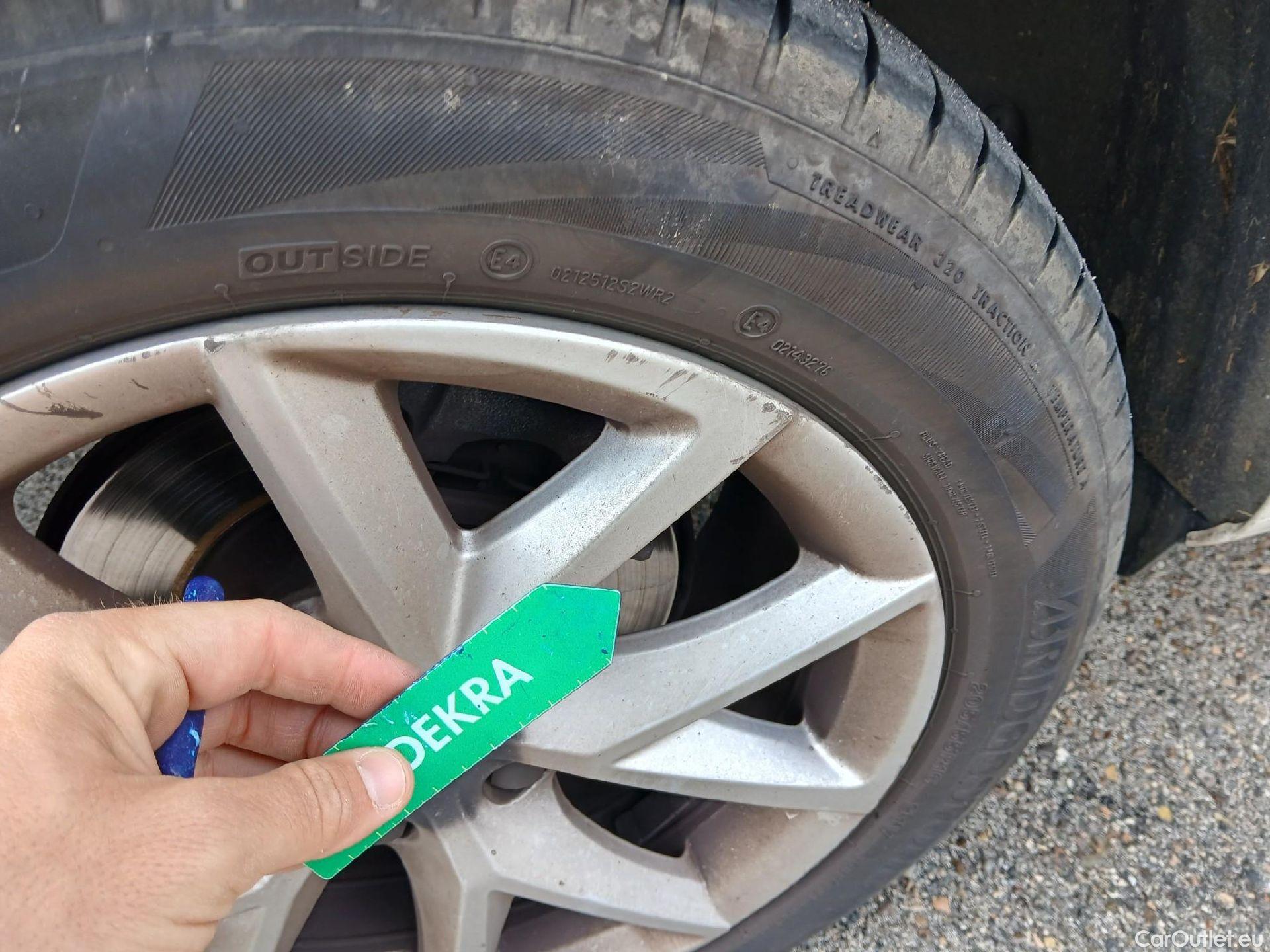  Seat  Leon SEAT Nuevo León / 2020 / 5P / familiar SP 2.0 TDI 85kW Style Go(SP) #25