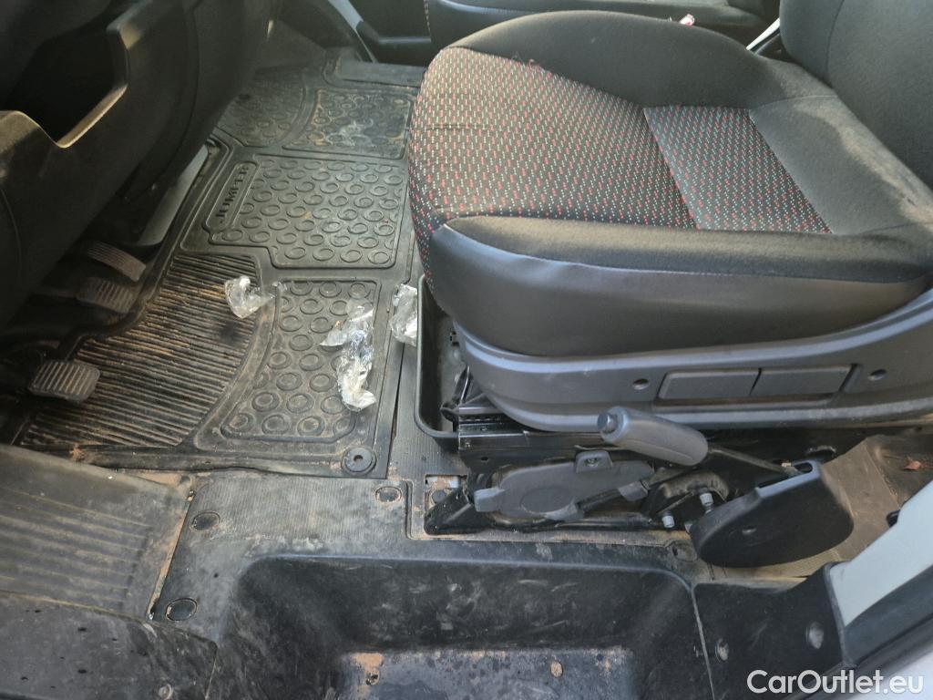  Citroen  Jumper CITROEN  / 2014 / 4P / combi BlueHDi 88KW (120CV) S&S Combi 33 L2H2 #40