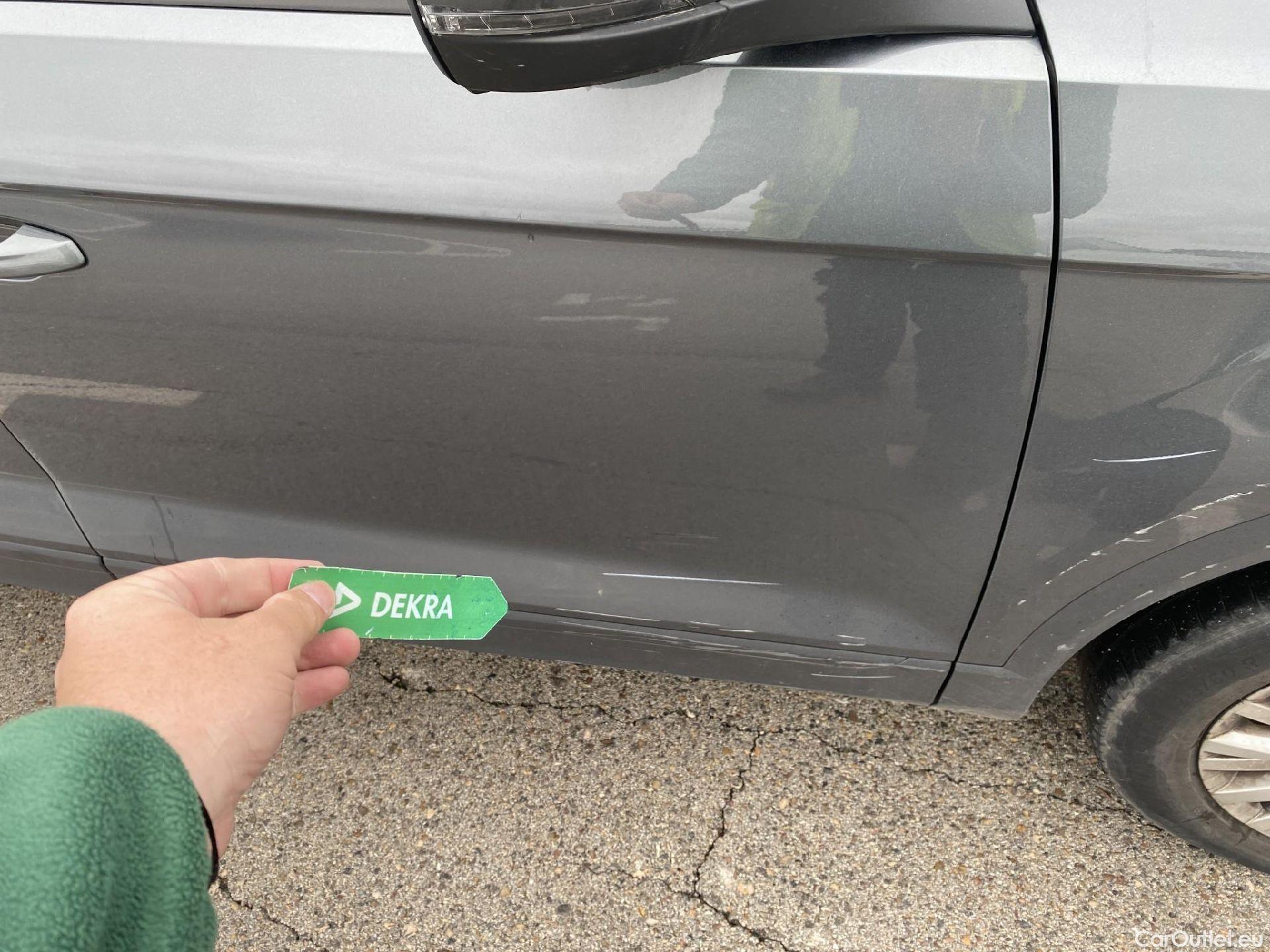  Volkswagen  T-ROC VOLKSWAGEN  / 2017 / 5P / todoterreno Edition 1.0 TSI 81kW (110CV) #16