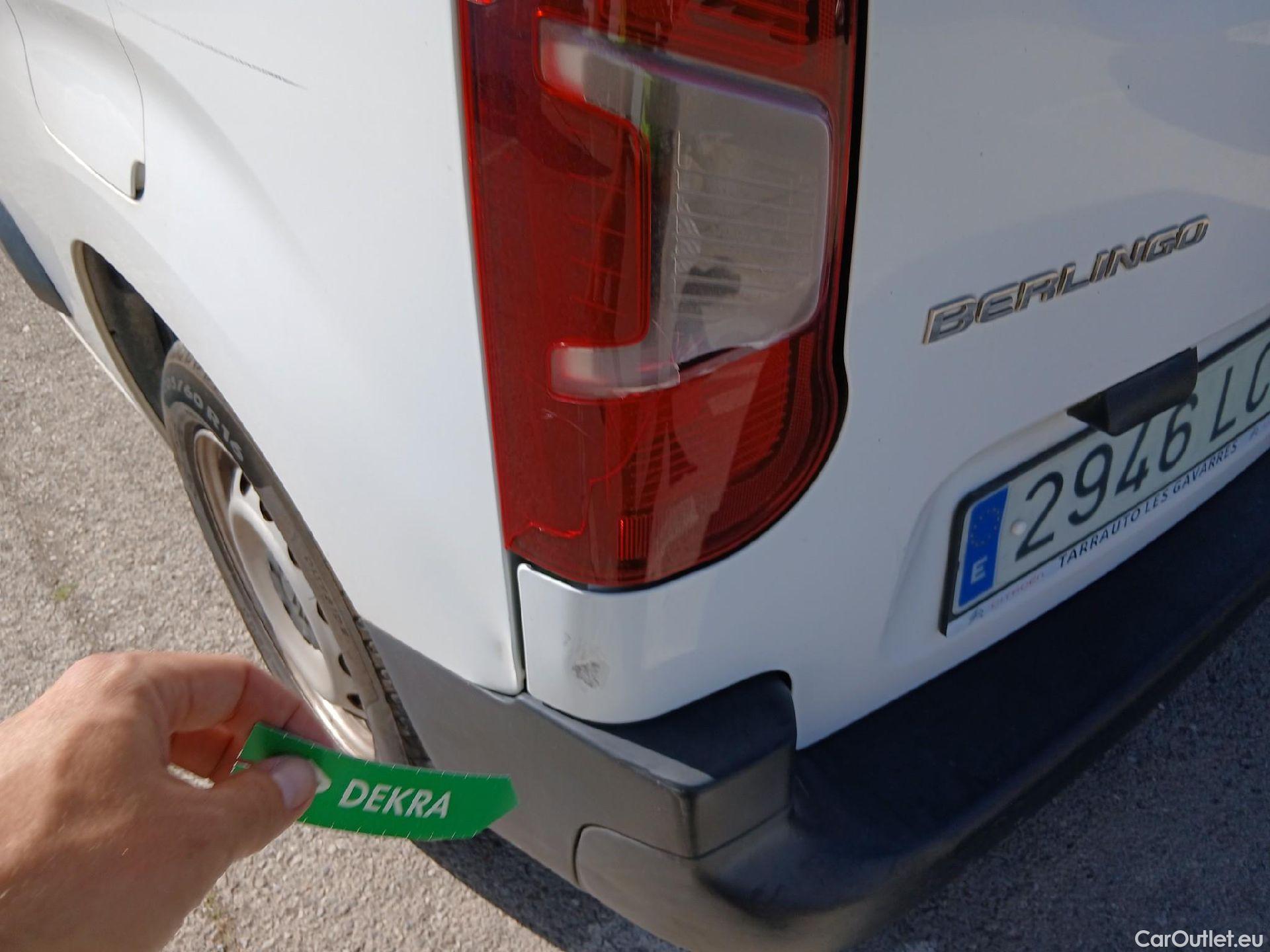  Citroen  Berlingo CITROEN  / 2018 / 4P / combi Talla M BlueHDi 100 LIVE (AC) #10