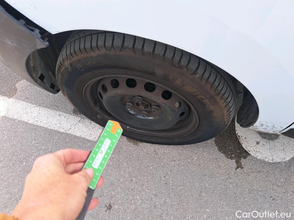  Dacia  Dokker DACIA  / 2013 / 4P / furgón derivado de turismo Van Essential Blue dCi 70kW (95CV) #49