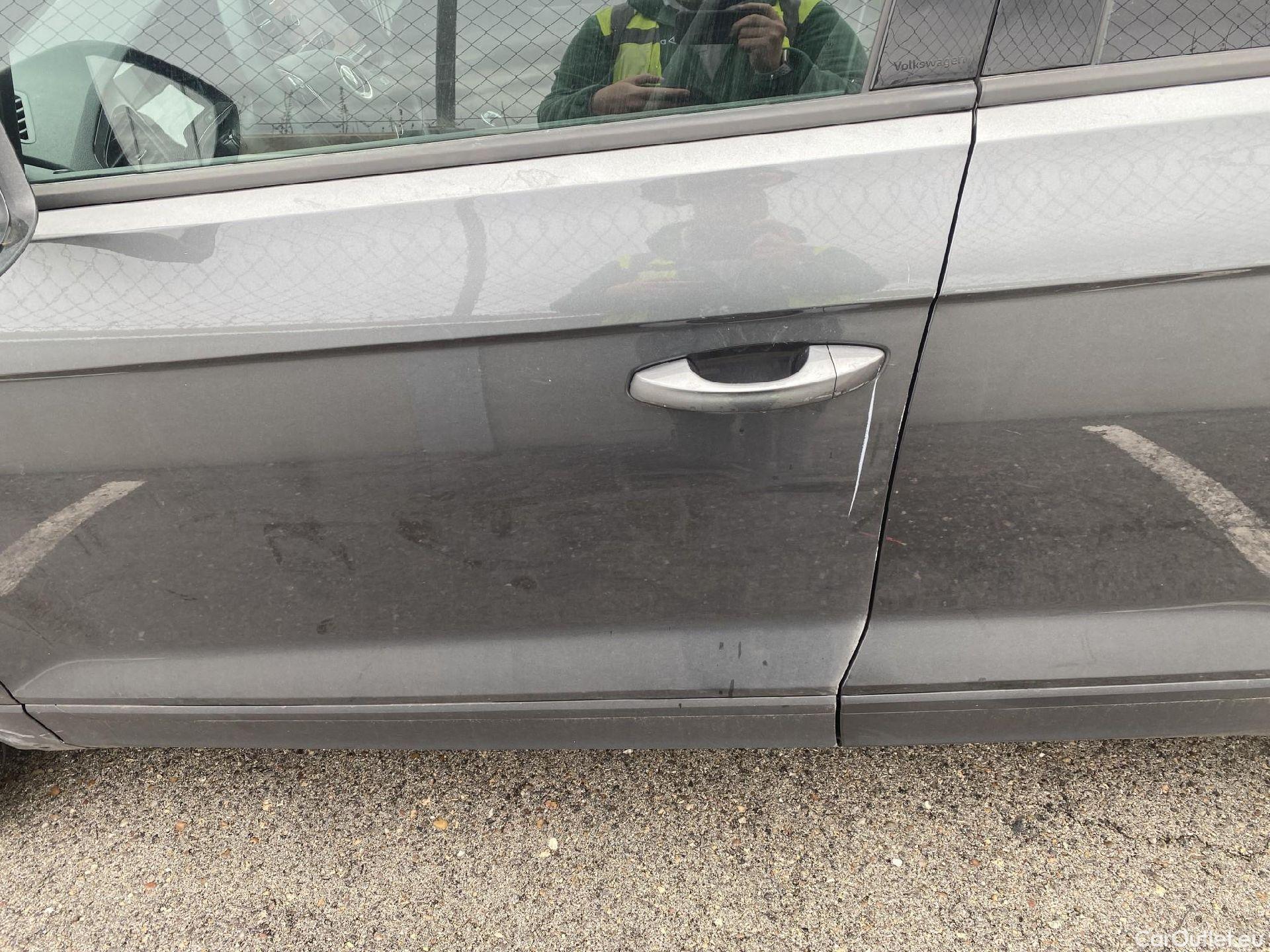  Volkswagen  T-ROC VOLKSWAGEN  / 2017 / 5P / todoterreno Edition 1.0 TSI 81kW (110CV) #9