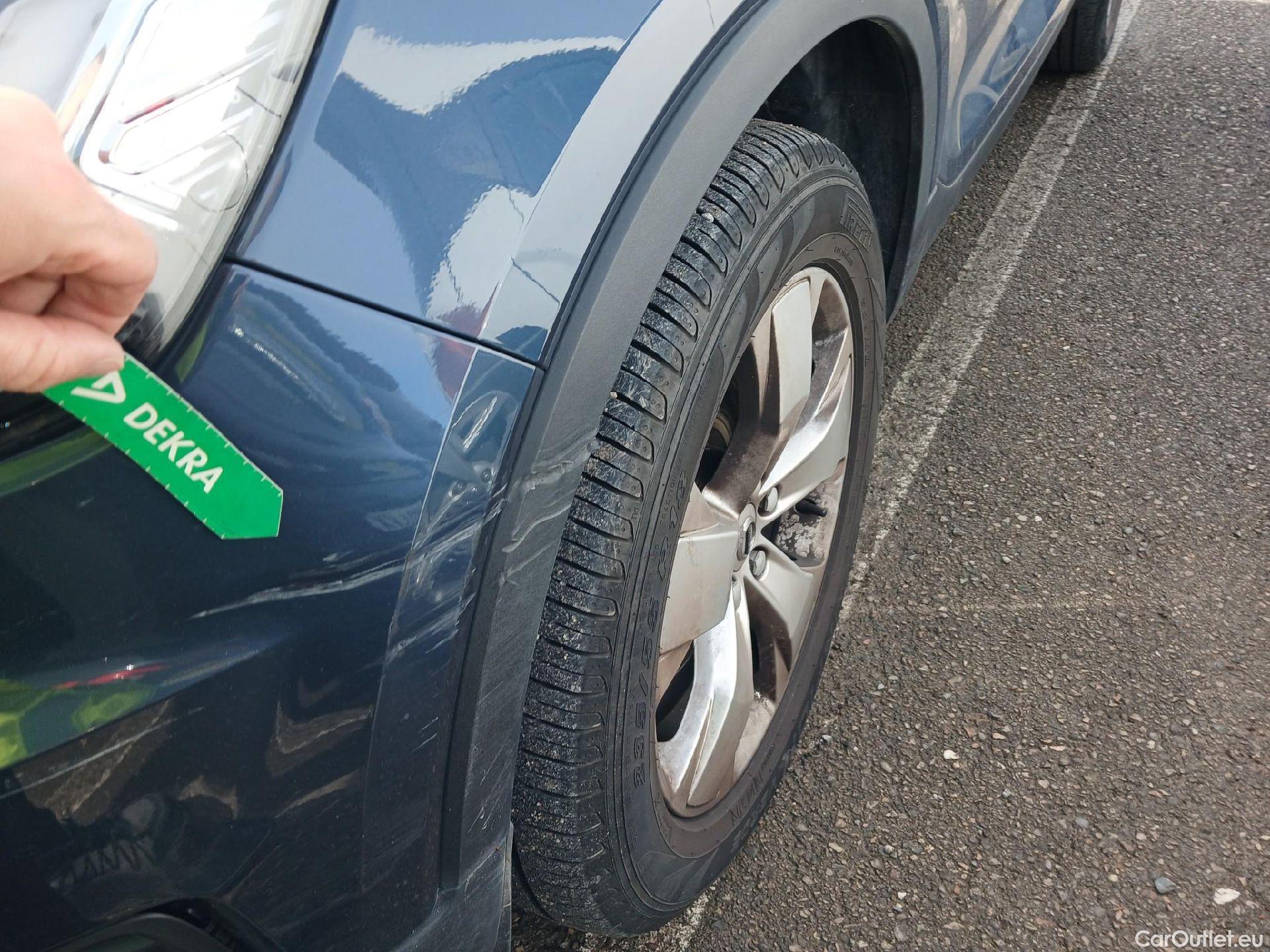  Volvo  XC 40 VOLVO XC40 / 2017 / 5P / todoterreno 2.0 B3 G Momentum Pro Auto #1