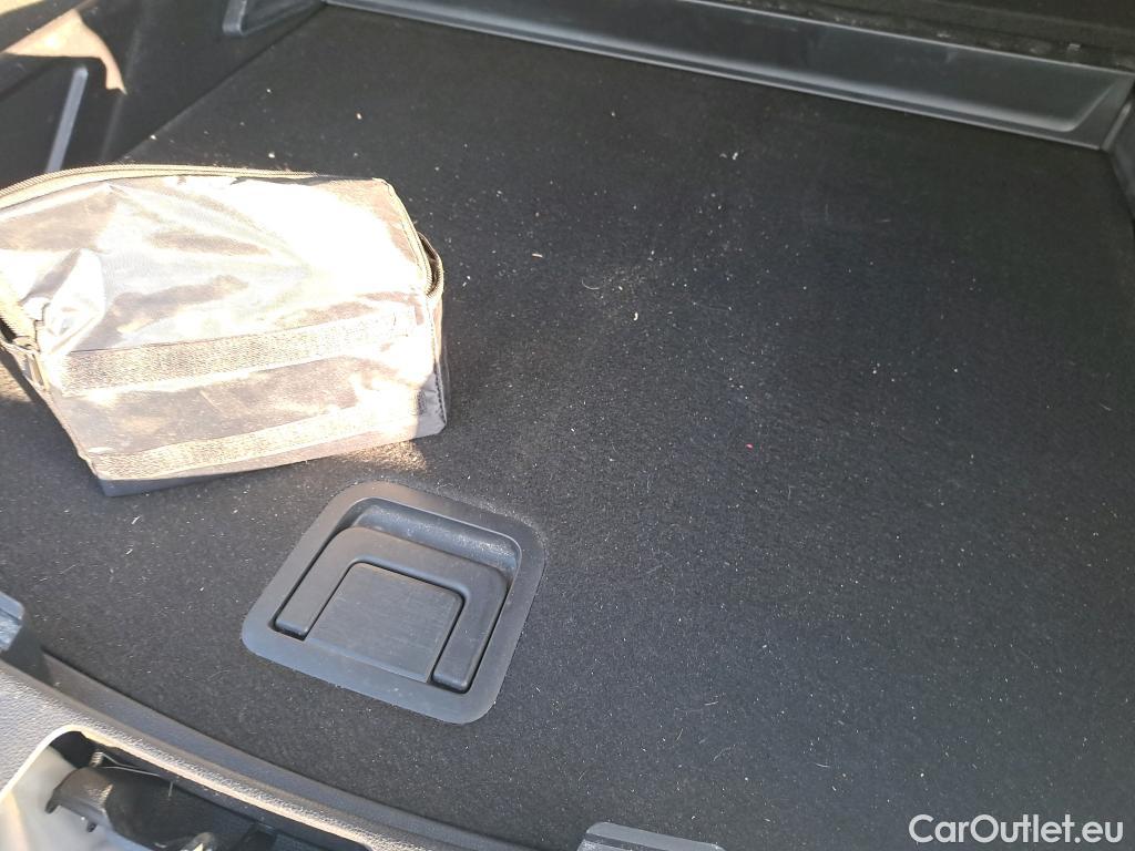  Toyota  Corolla TOYOTA  / 2019 / 5P / familiar 1.8 125H ACTIVE TECH E-CVT TOU SPORT #21