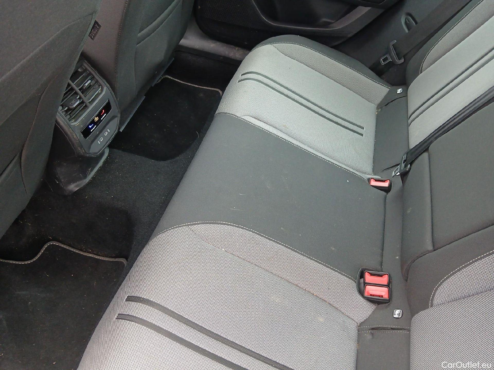  Seat  Leon SEAT Nuevo León / 2020 / 5P / familiar SP 2.0 TDI 85kW Style Go(SP) #6