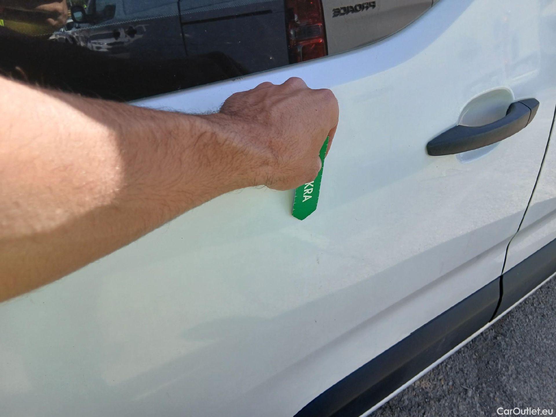  Citroen  Berlingo CITROEN  / 2018 / 4P / combi Talla M BlueHDi 100 LIVE (AC) #20