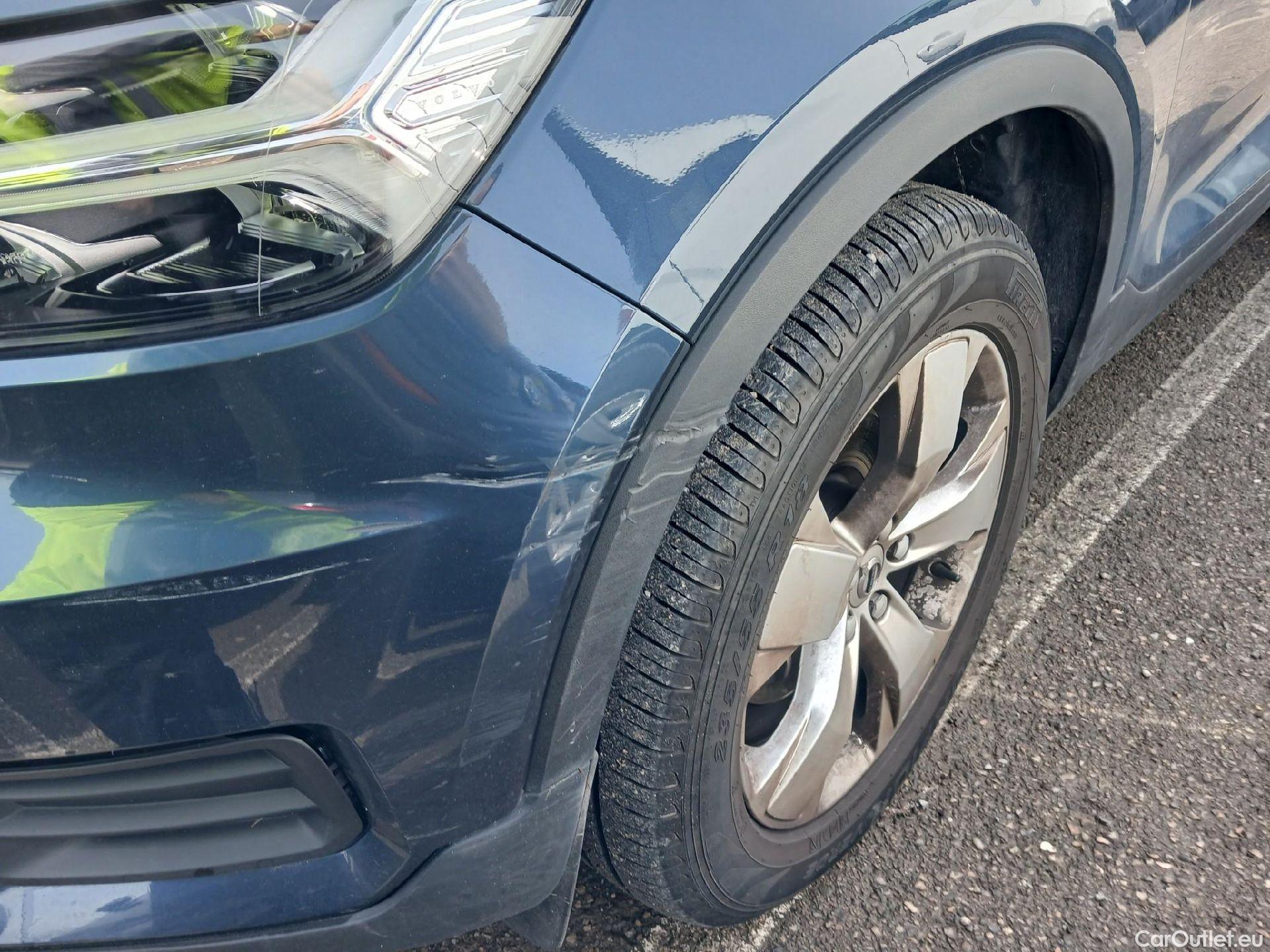  Volvo  XC 40 VOLVO XC40 / 2017 / 5P / todoterreno 2.0 B3 G Momentum Pro Auto #2