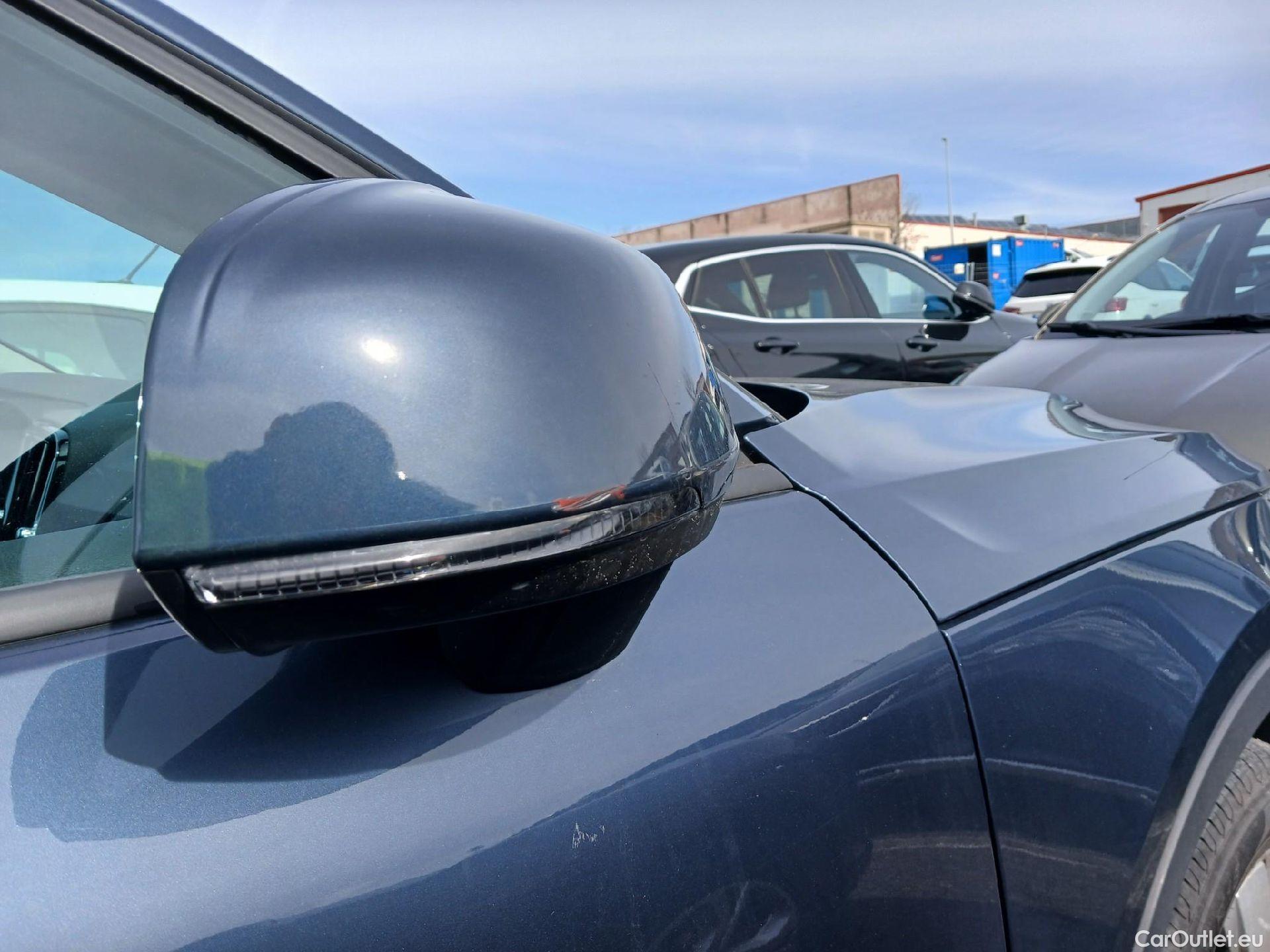  Volvo  XC 40 VOLVO XC40 / 2017 / 5P / todoterreno 2.0 B3 G Momentum Pro Auto #18