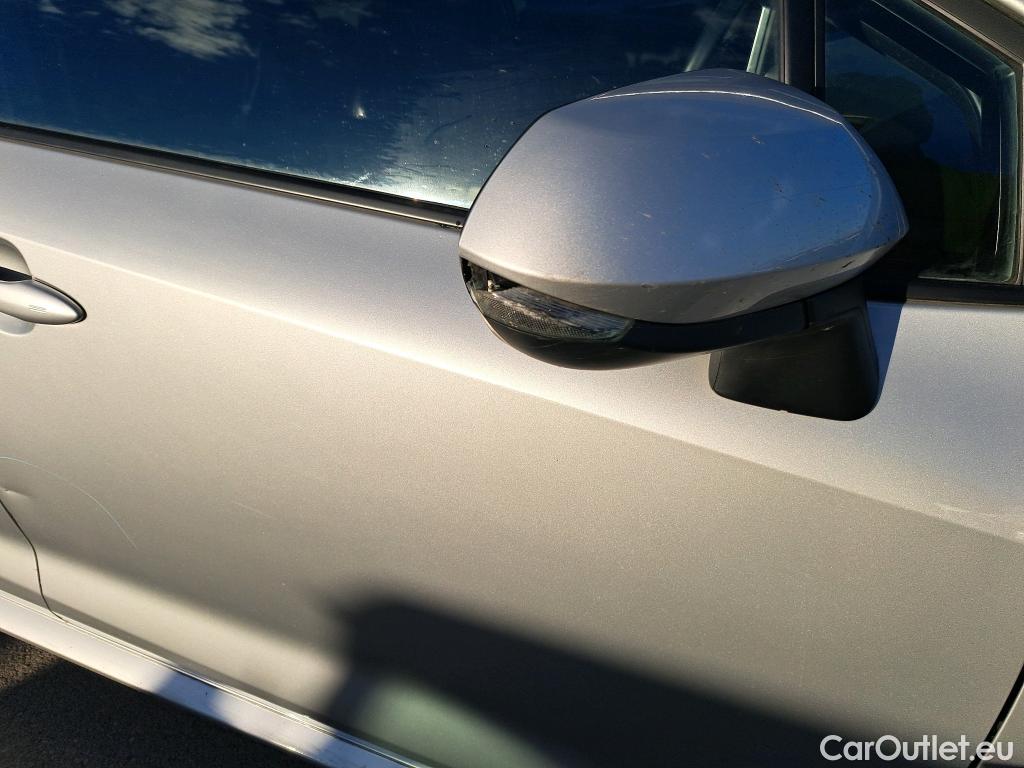  Toyota  Corolla TOYOTA  / 2019 / 5P / familiar 1.8 125H ACTIVE TECH E-CVT TOU SPORT #7