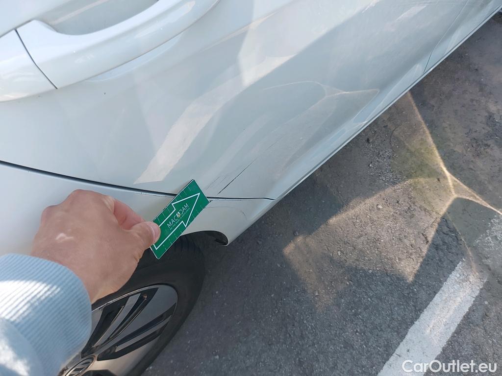  Volkswagen  Golf  VOLKSWAGEN / 2016 / 5P / berlina con portón e-ePower 110 kW (136CV) #12