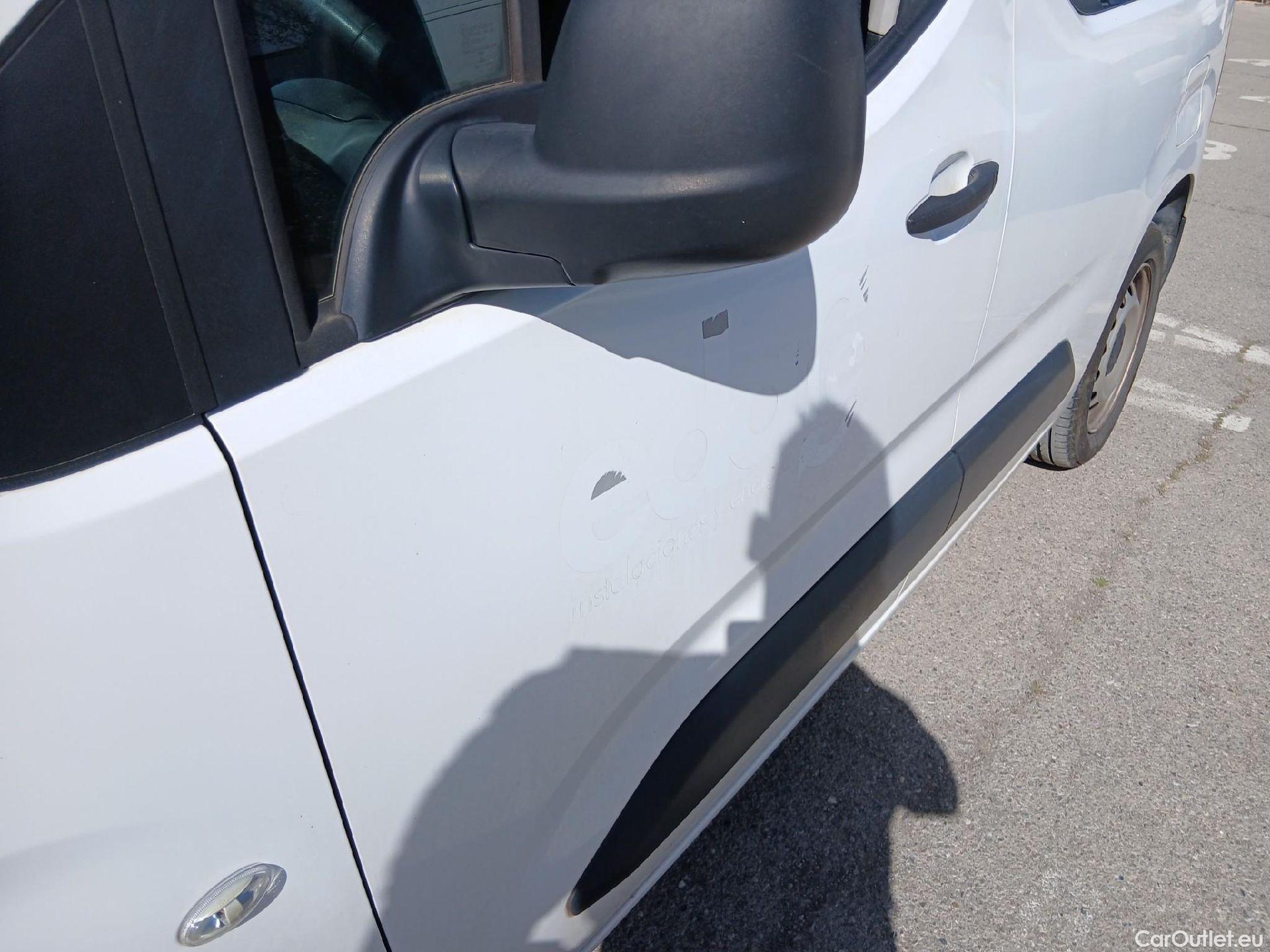  Citroen  Berlingo CITROEN  / 2018 / 4P / combi Talla M BlueHDi 100 LIVE (AC) #5