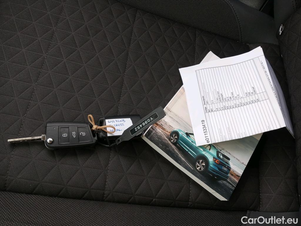  Volkswagen  T-CROSS VOLKSWAGEN  / 2018 / 5P / todoterreno Sport 1.5 TSI 110kW (150CV) DSG #18