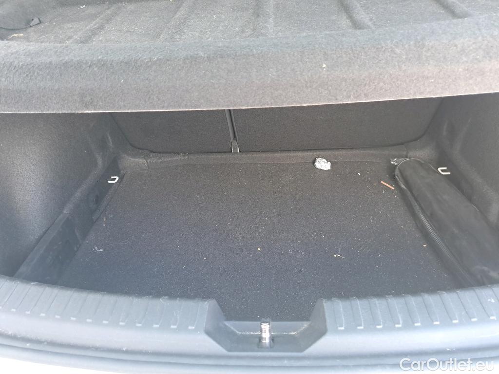  Seat  Leon SEAT Nuevo León / 2020 / 5P / berlina con portón 2.0 TDI 85kW S&S Style Go (AC2) #19