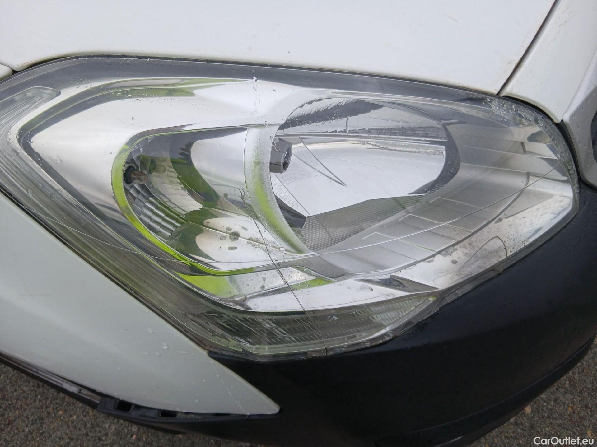  Peugeot  Partner PEUGEOT  / 2015 / 4P / combi TEPEE Access 1.6i 16v 72KW (98CV) #4