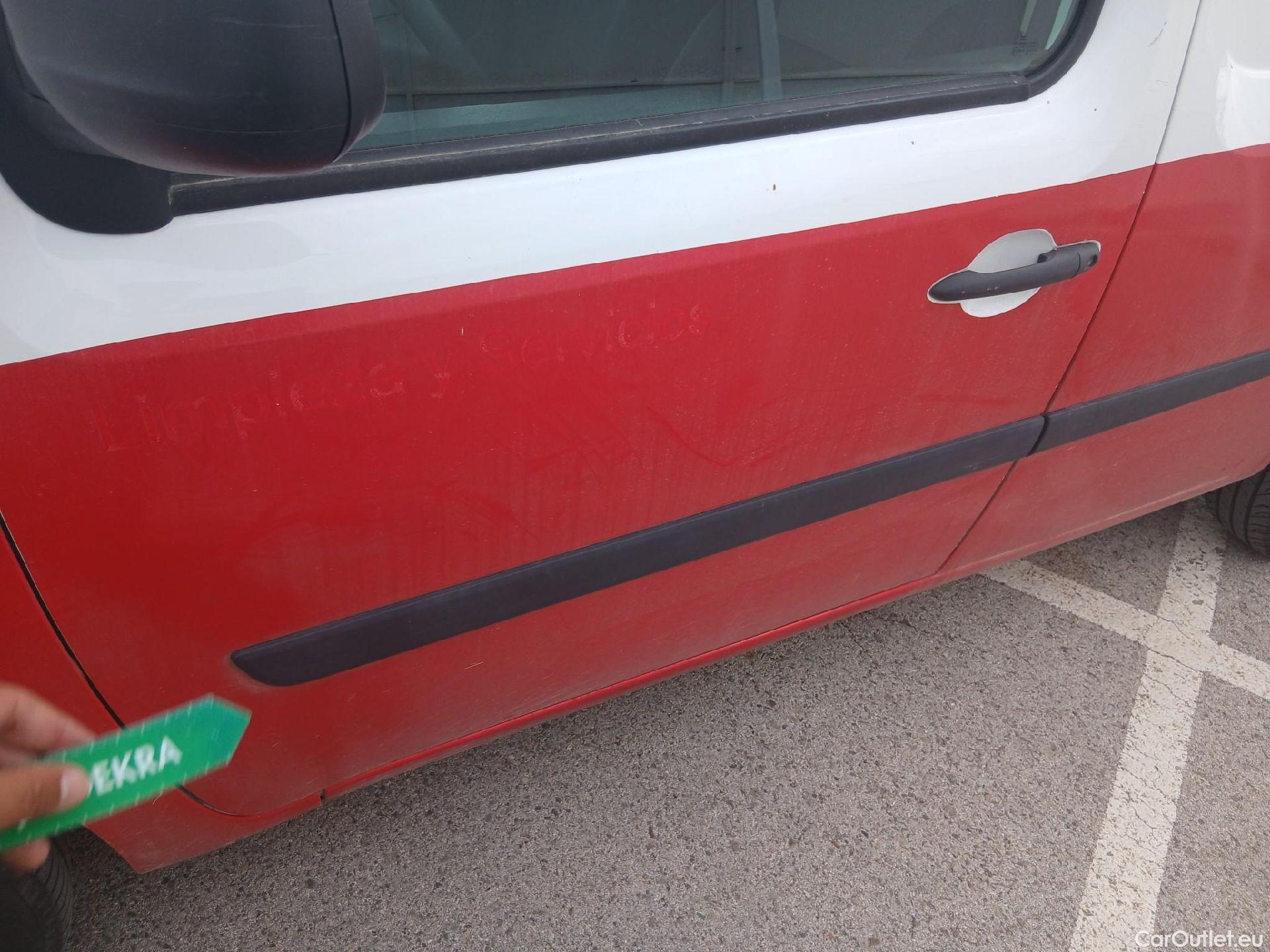  Renault  Kangoo RENAULT  Z.E./2013/3P/furgón derivado de turismo Z.E. #26