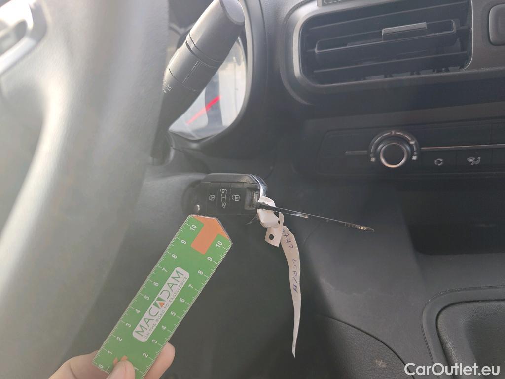  Opel  Combo OPEL  / 2018 / 3P / furgón derivado de turismo 1.6 TD S/S 74kW (100CV) Express L H1 650 #1