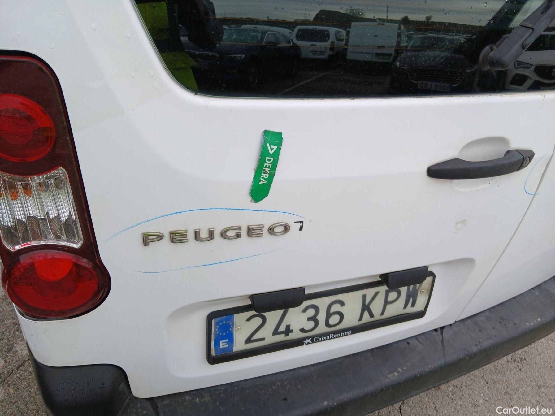  Peugeot  Partner PEUGEOT  / 2015 / 4P / combi TEPEE Access 1.6i 16v 72KW (98CV) #23