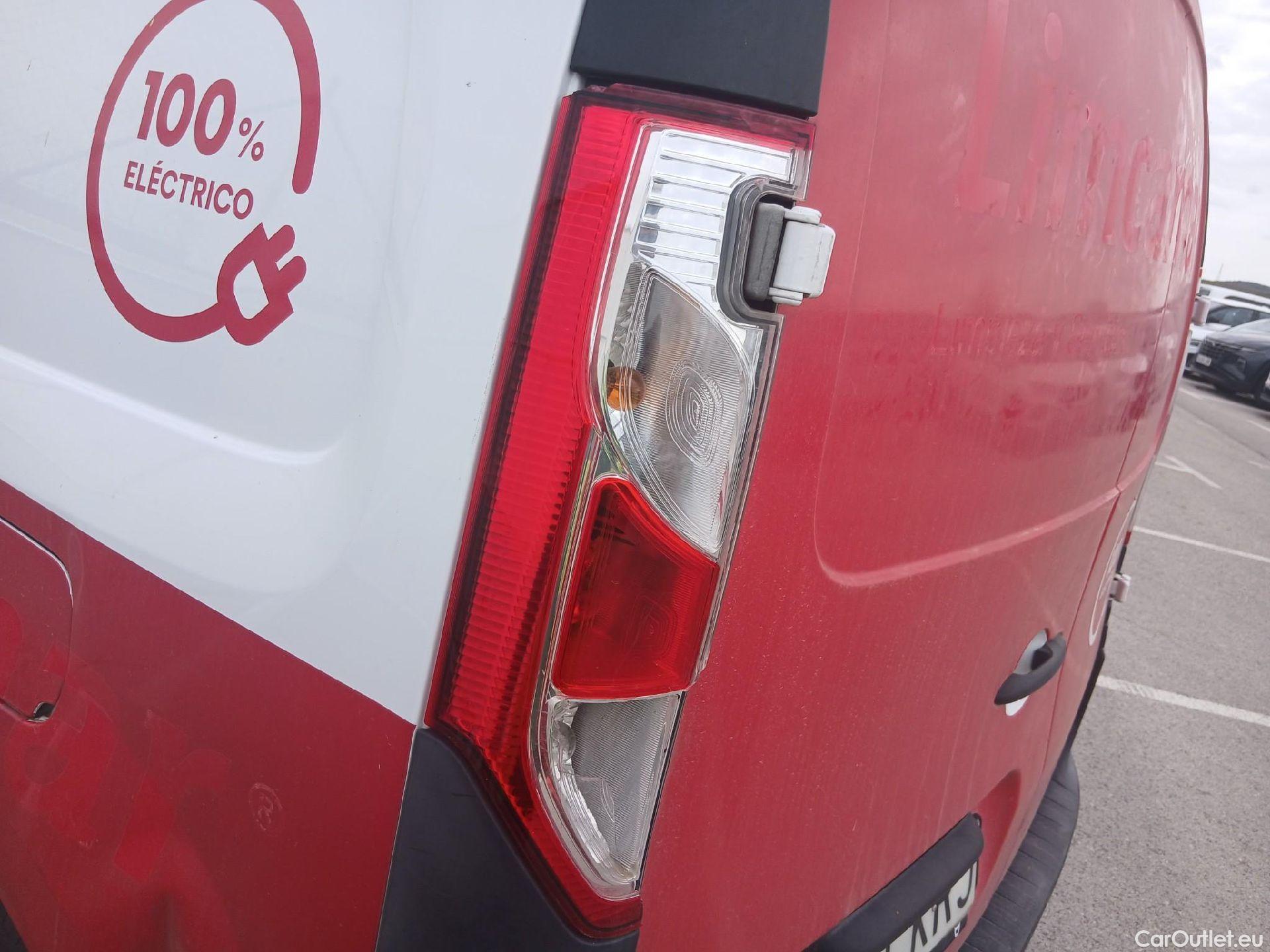  Renault  Kangoo RENAULT  Z.E./2013/3P/furgón derivado de turismo Z.E. #34