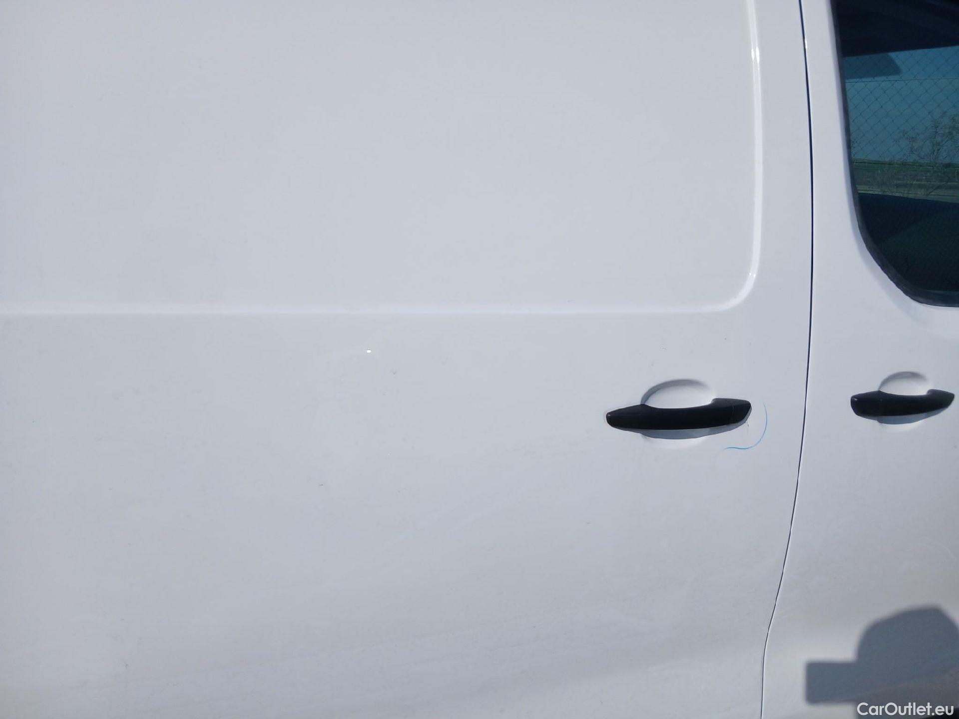  Opel  Vivaro OPEL  / 2019 / 4P / furgón 1.5 Diésel 74kW (100CV) M Std Express #33