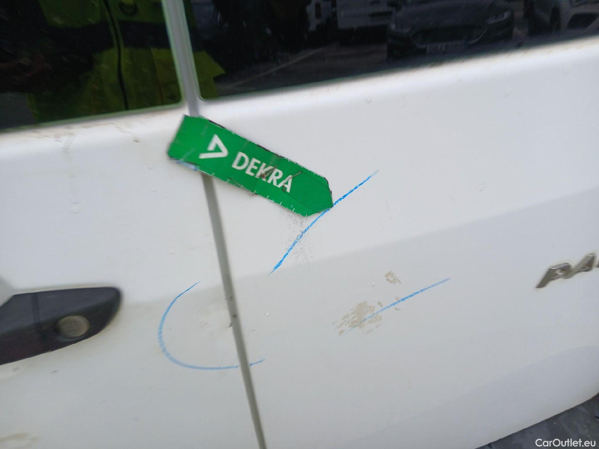  Peugeot  Partner PEUGEOT  / 2015 / 4P / combi TEPEE Access 1.6i 16v 72KW (98CV) #27