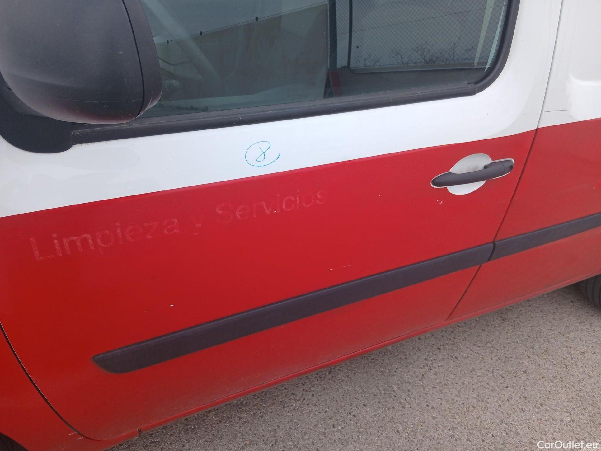  Renault  Kangoo RENAULT  Furgón/2013/3P/furgón derivado de turismo Profesional Blue dCi 70kW (95CV) #18